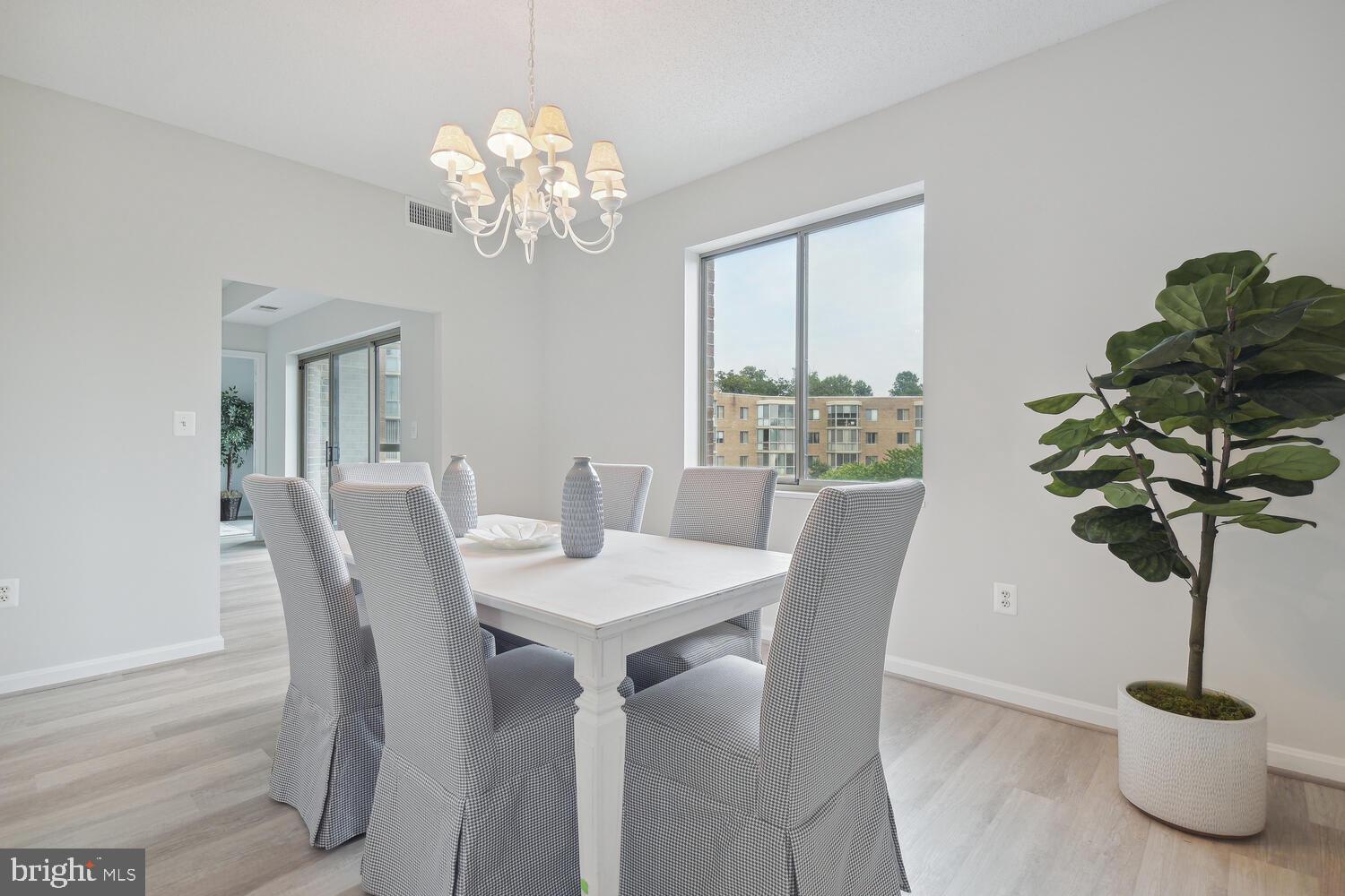 TURNBERRY COURTS AT LEIS - Residential