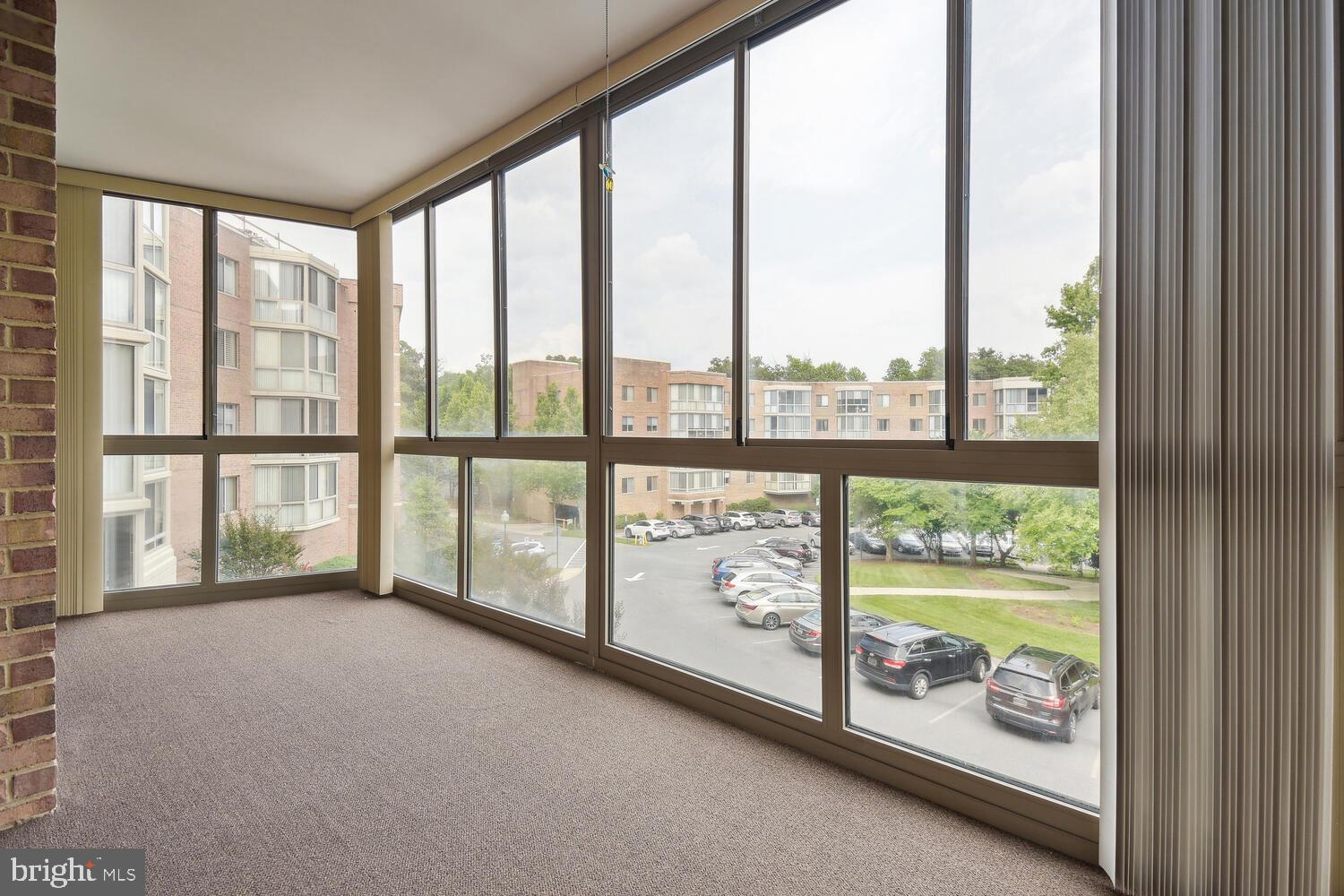 TURNBERRY COURTS AT LEIS - Residential