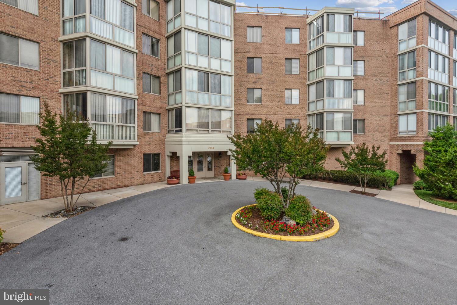 TURNBERRY COURTS AT LEIS - Residential