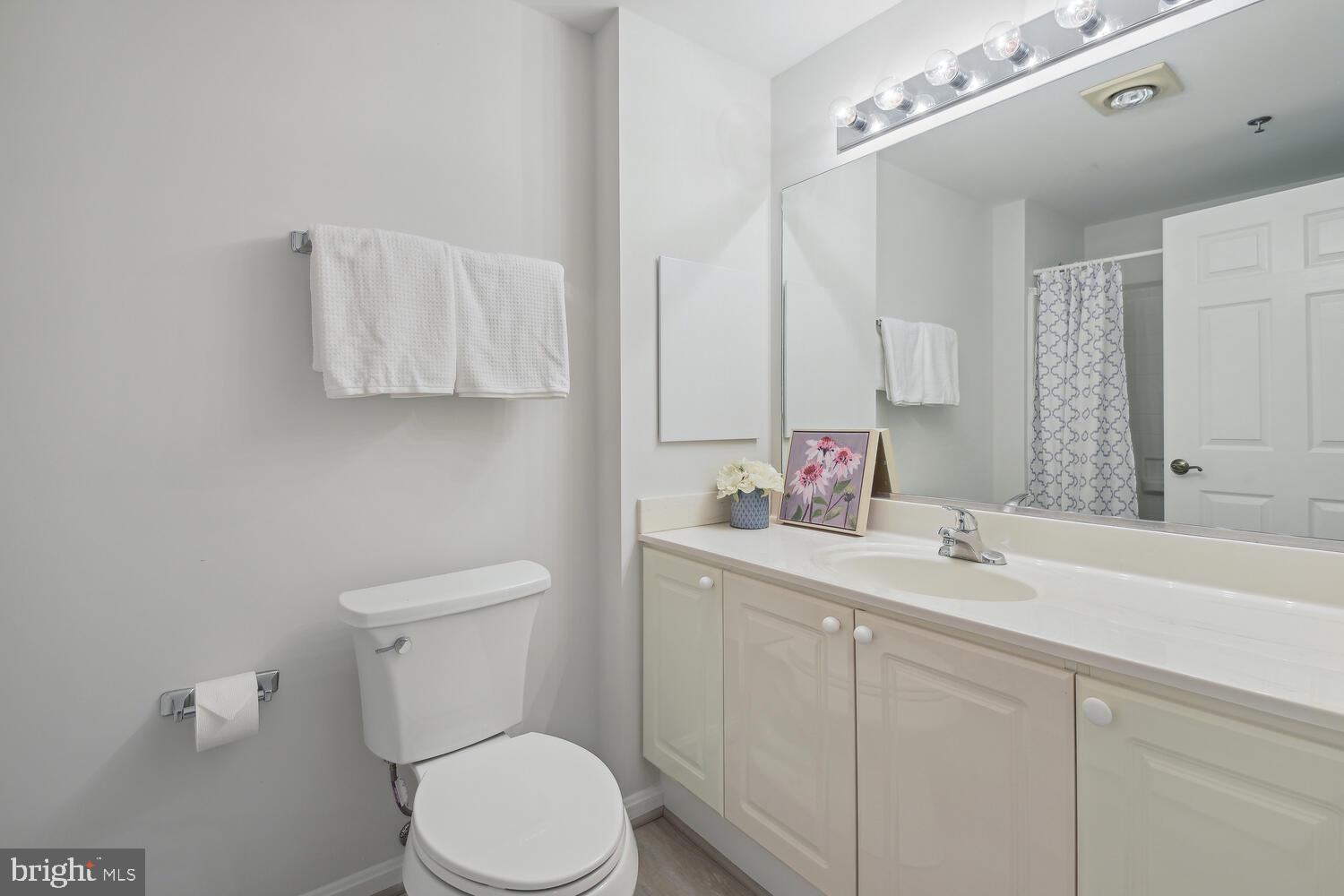 TURNBERRY COURTS AT LEIS - Residential