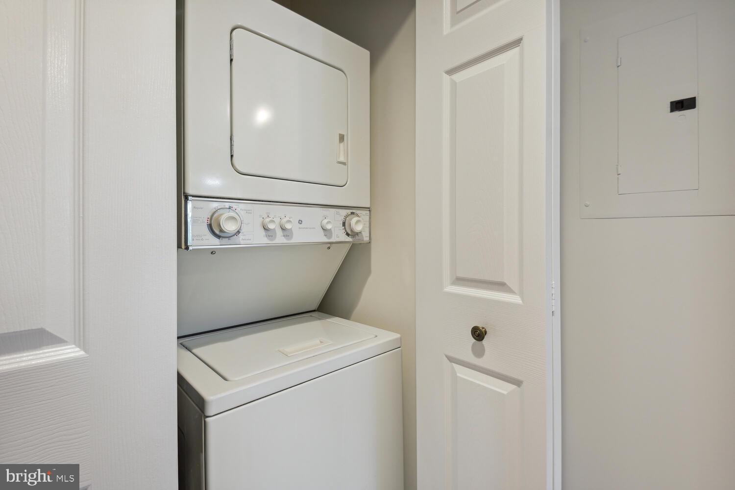 TURNBERRY COURTS AT LEIS - Residential