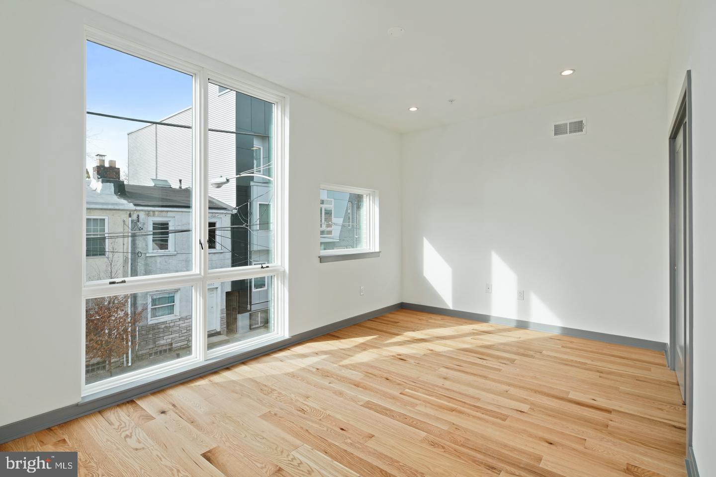 KENSINGTON - Residential