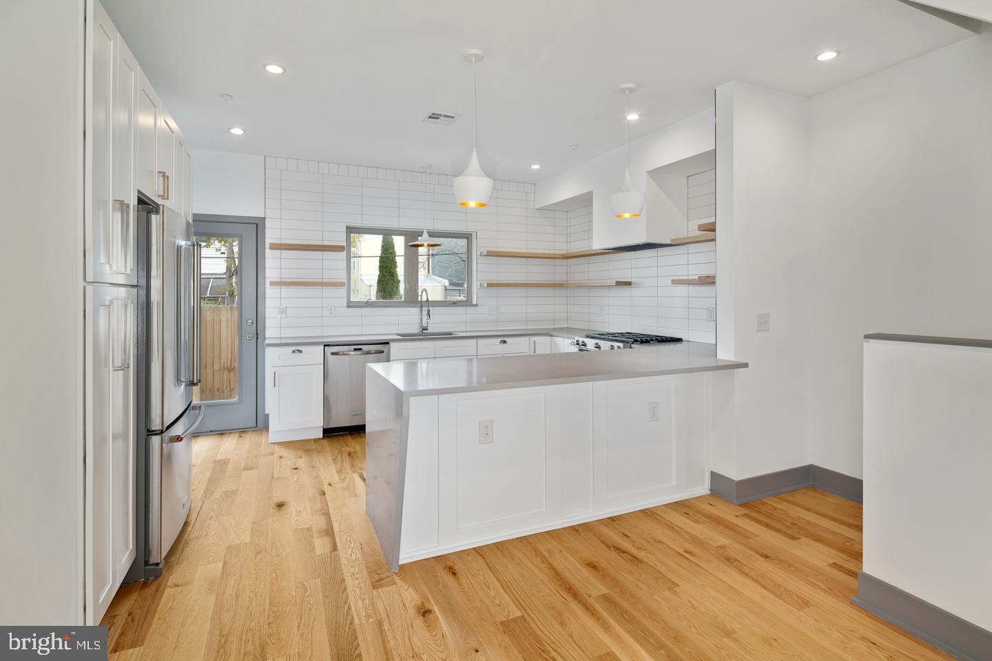 KENSINGTON - Residential