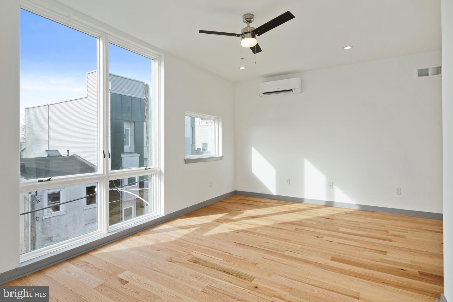 KENSINGTON - Residential