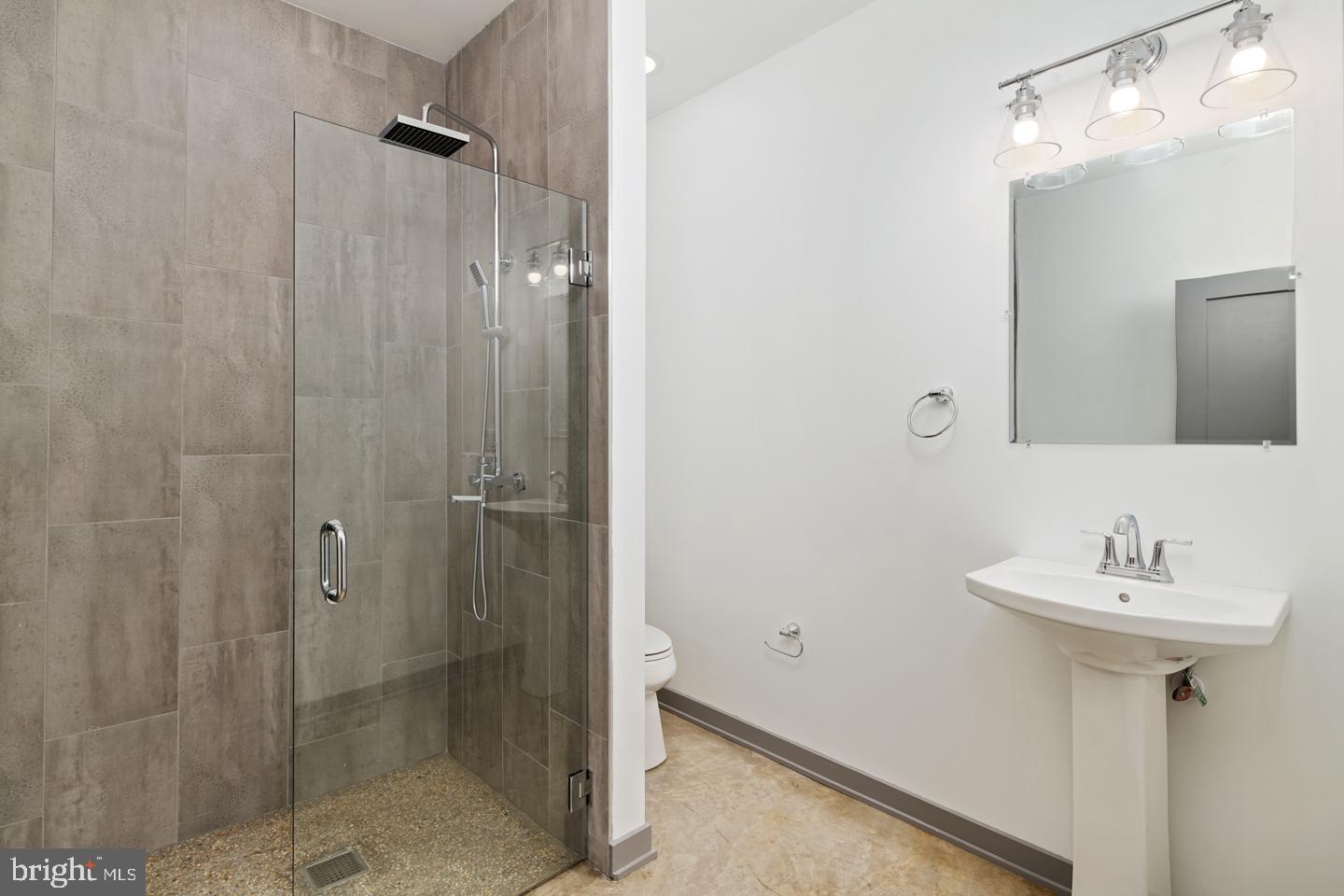 KENSINGTON - Residential