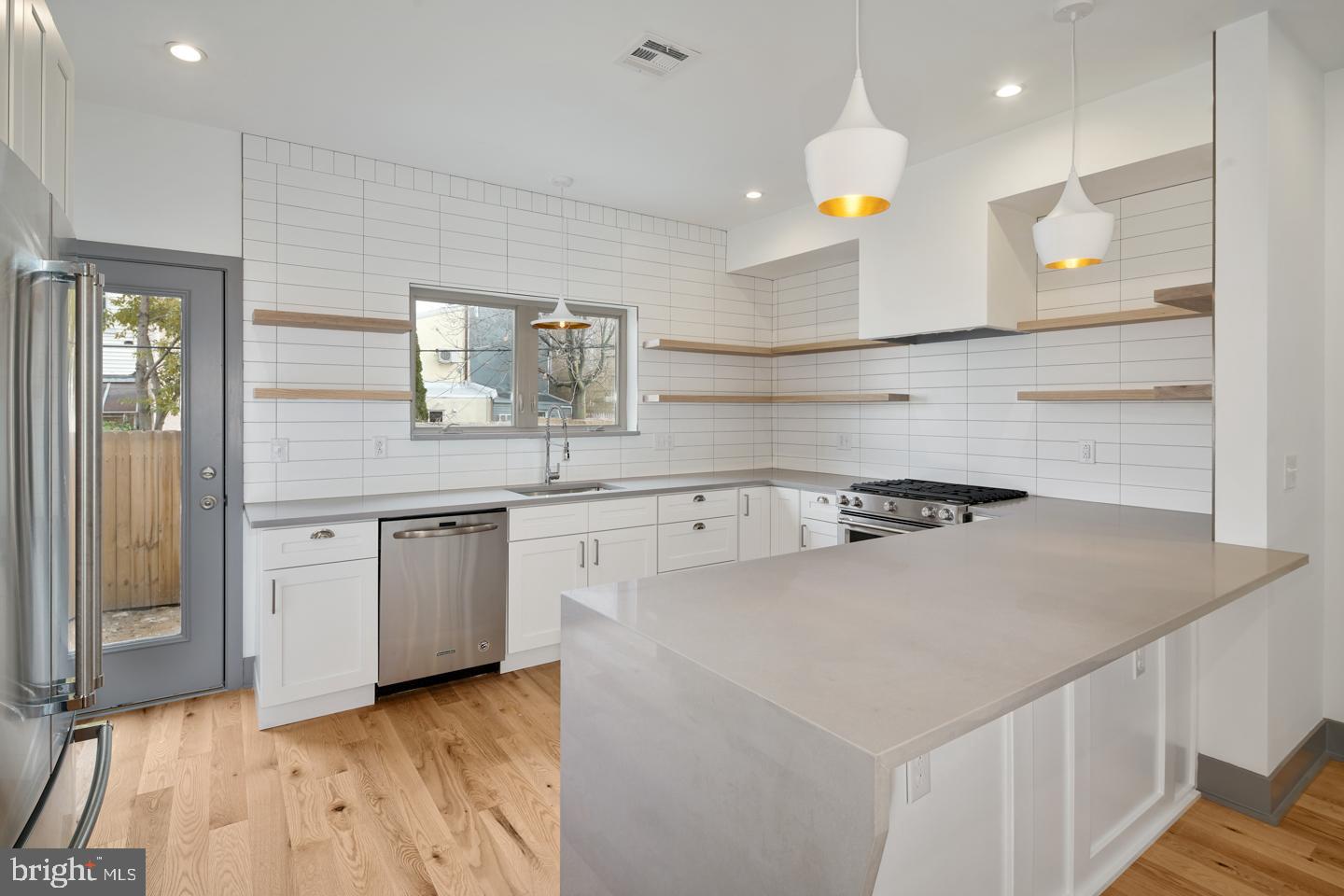 KENSINGTON - Residential