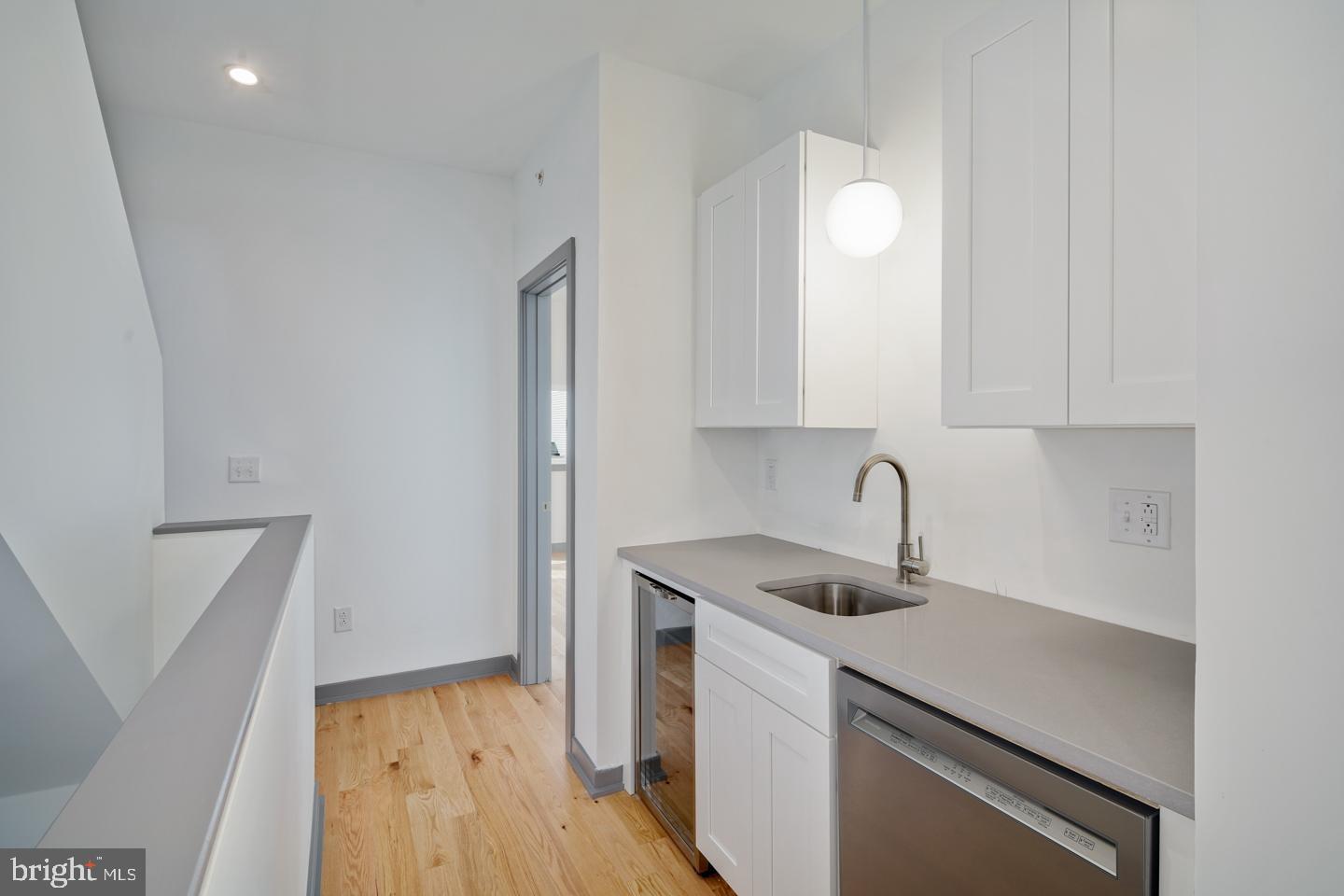 KENSINGTON - Residential