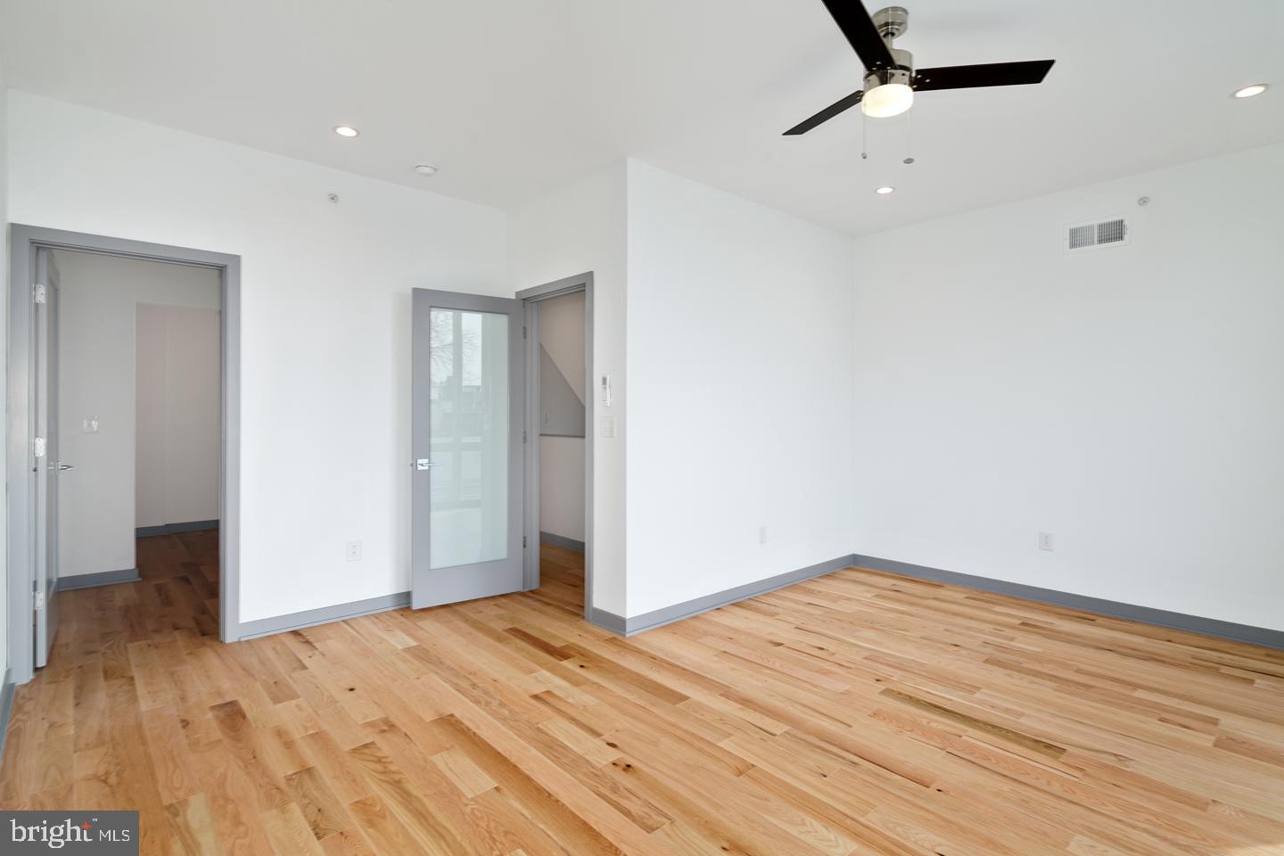 KENSINGTON - Residential