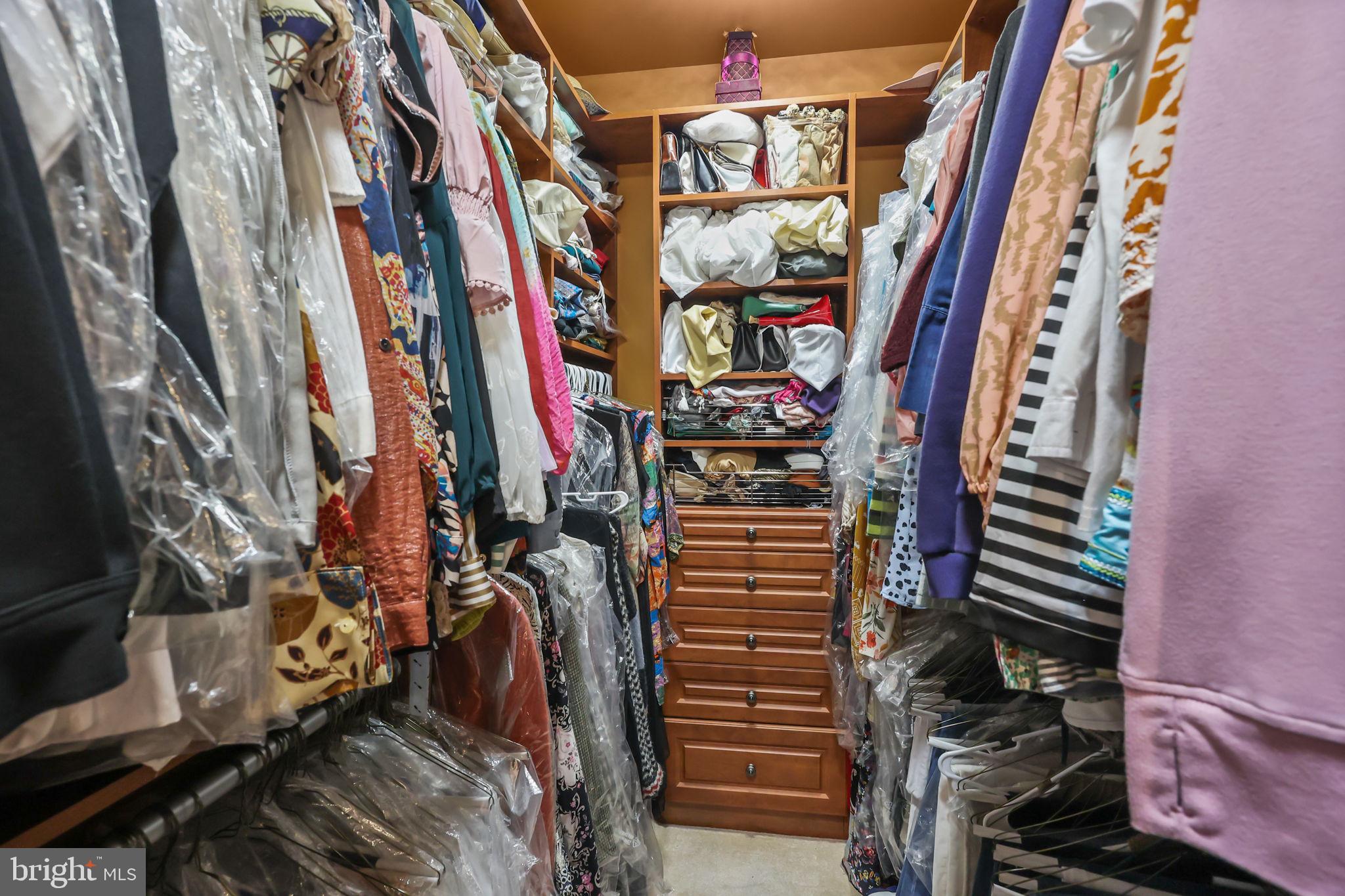 NORTHAMPTON HUNT - Residential