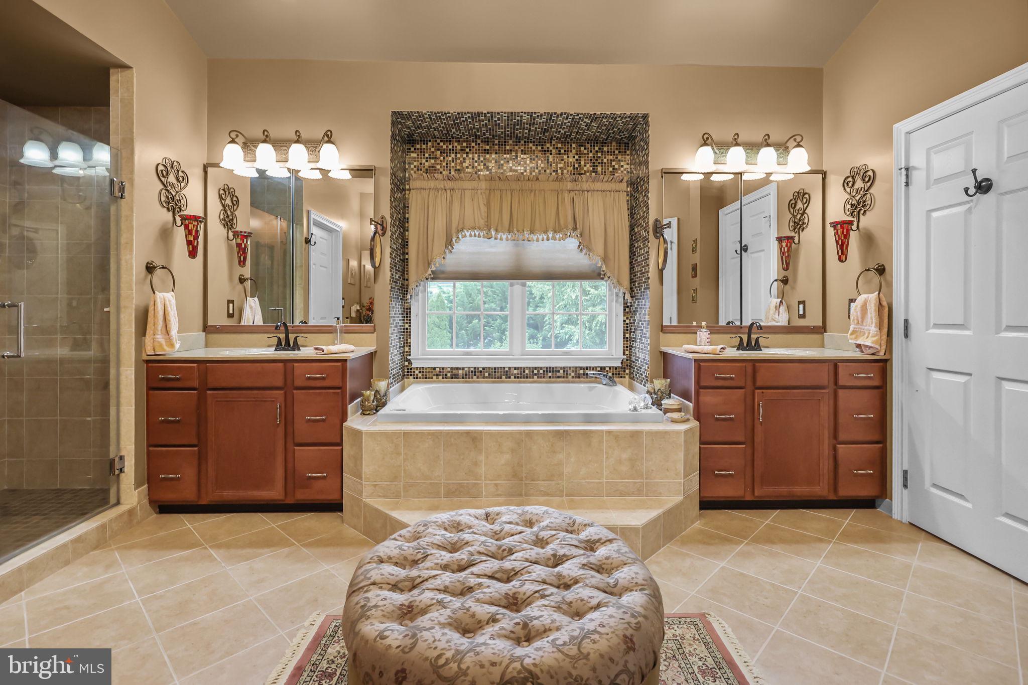 NORTHAMPTON HUNT - Residential