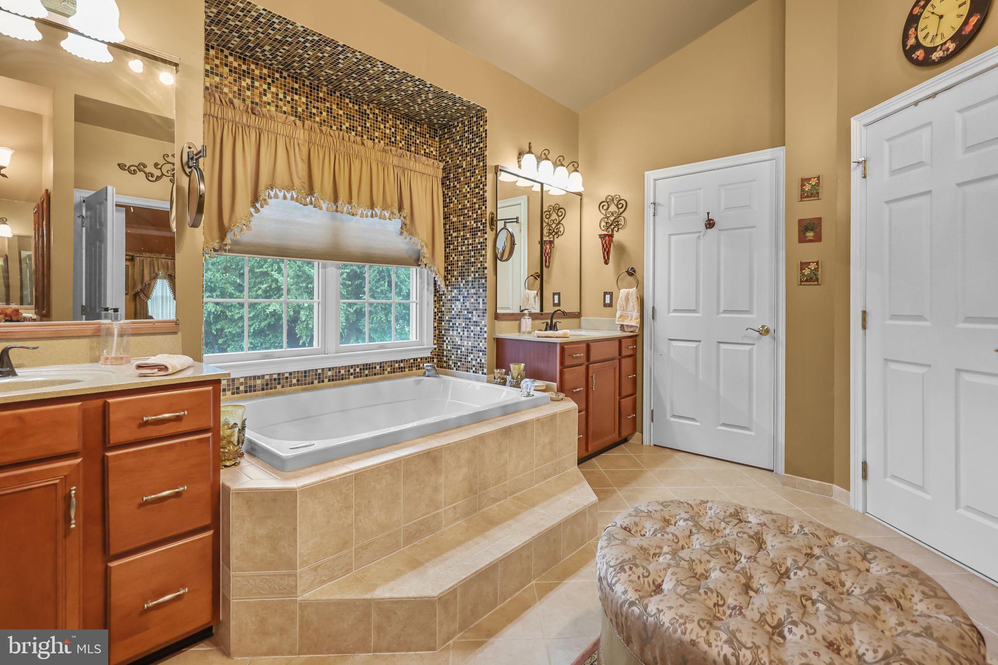 NORTHAMPTON HUNT - Residential