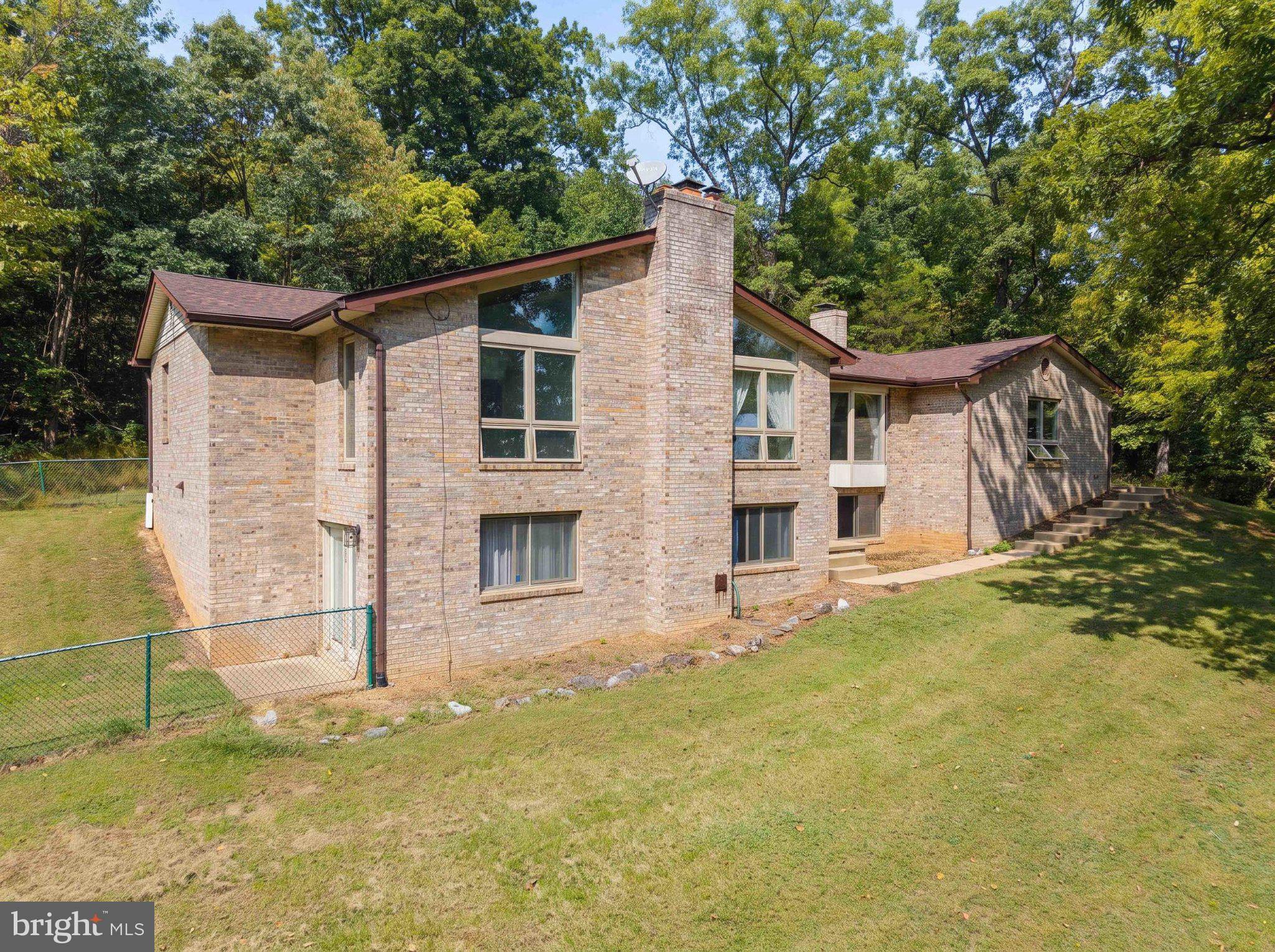 107 FAIRVIEW CIRCLE