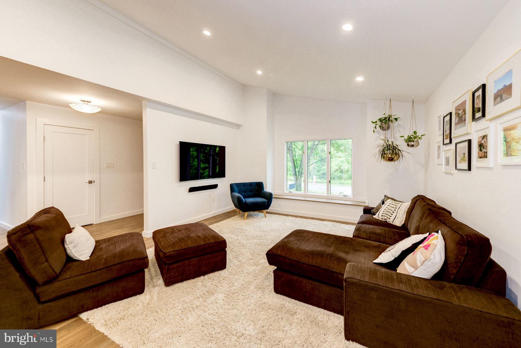 BRYN MAWR - Residential