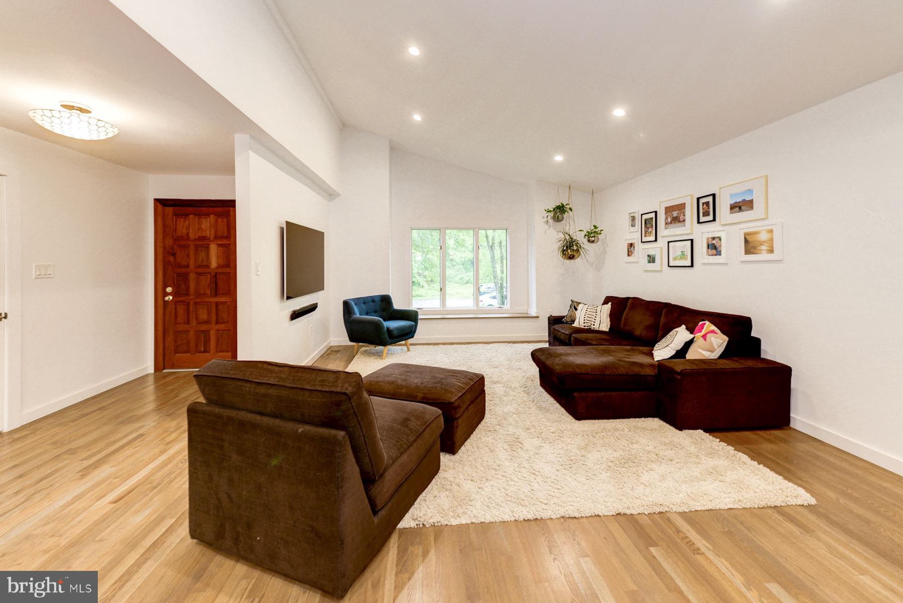 BRYN MAWR - Residential