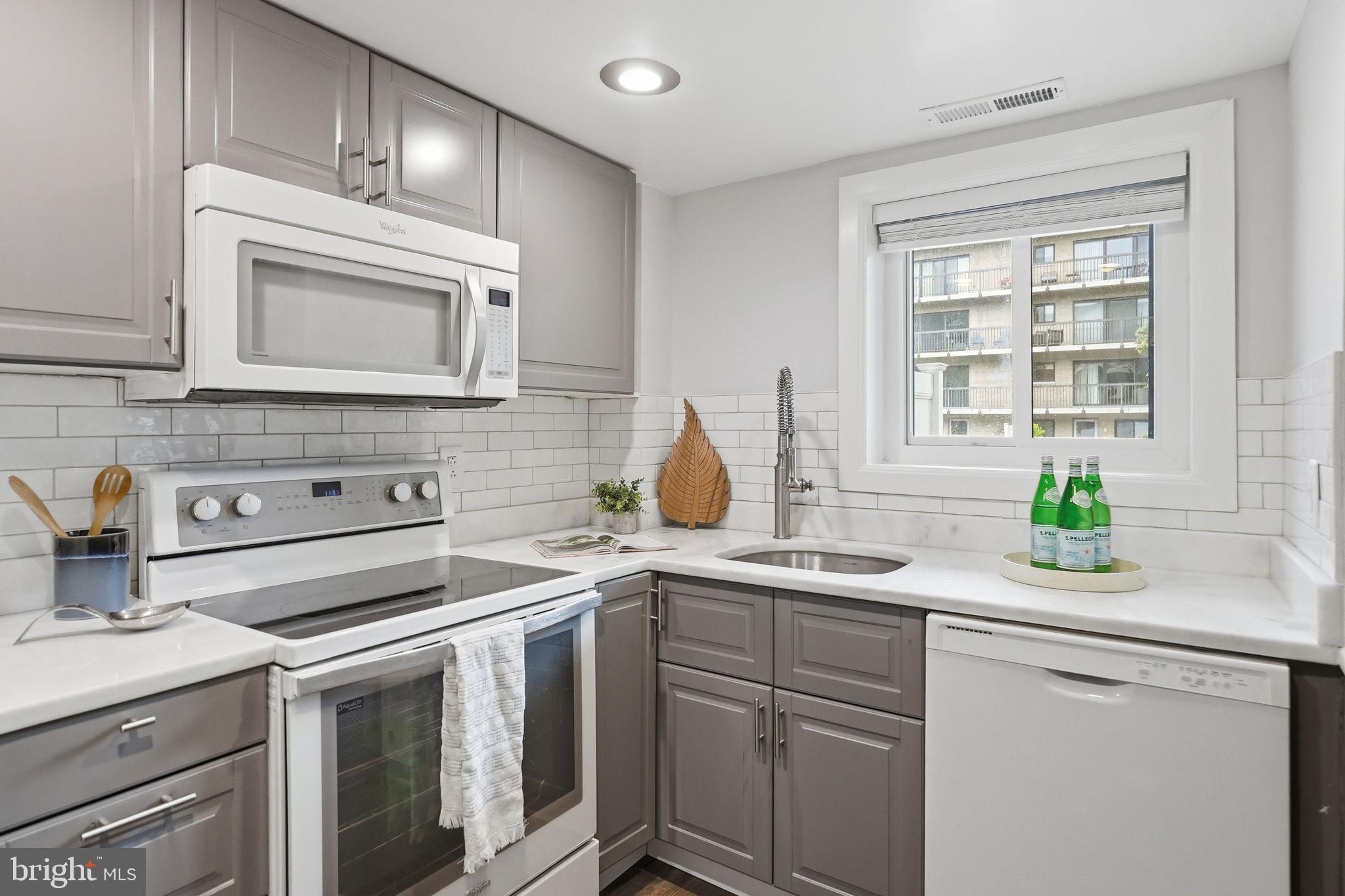 3310 S 28TH STREET S 102