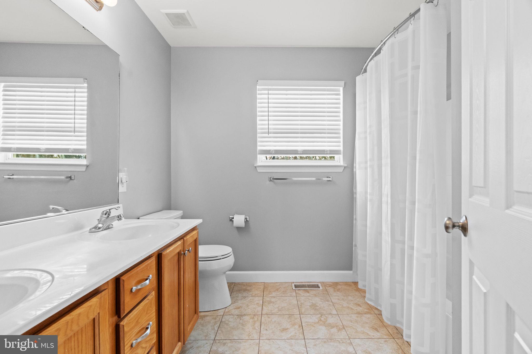 LAUREL CREEK RUN - Residential