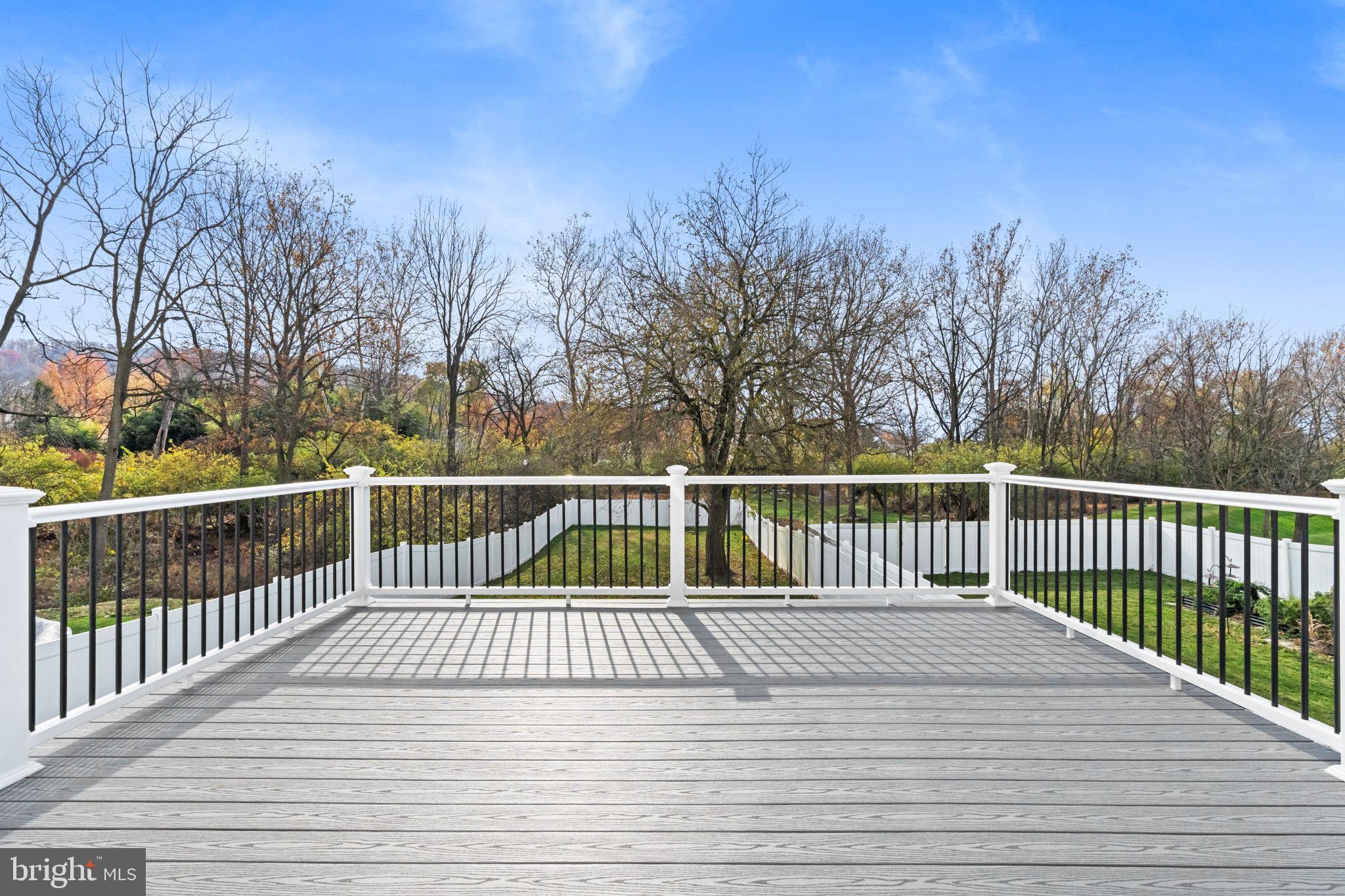 LAUREL CREEK RUN - Residential