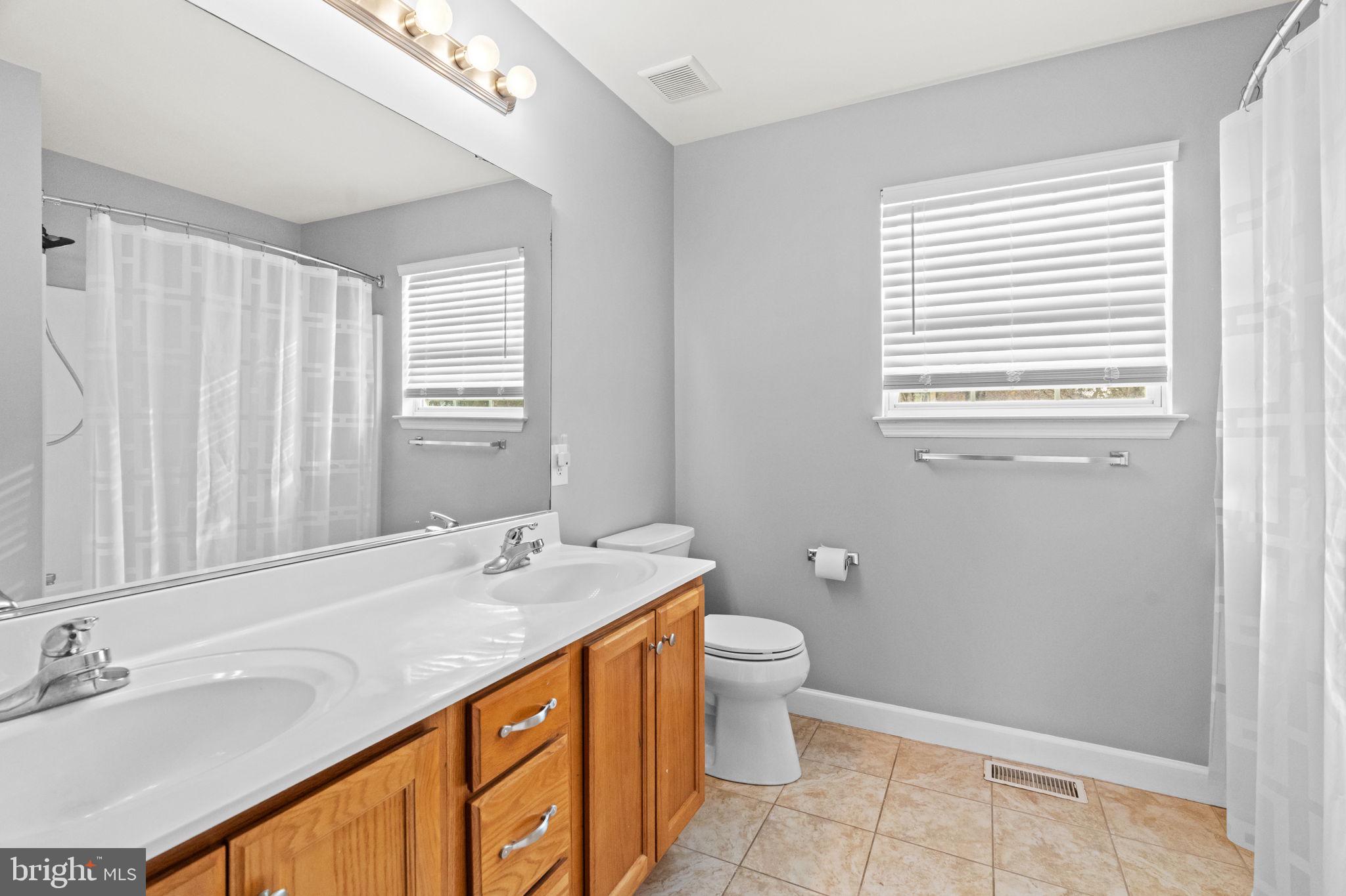 LAUREL CREEK RUN - Residential