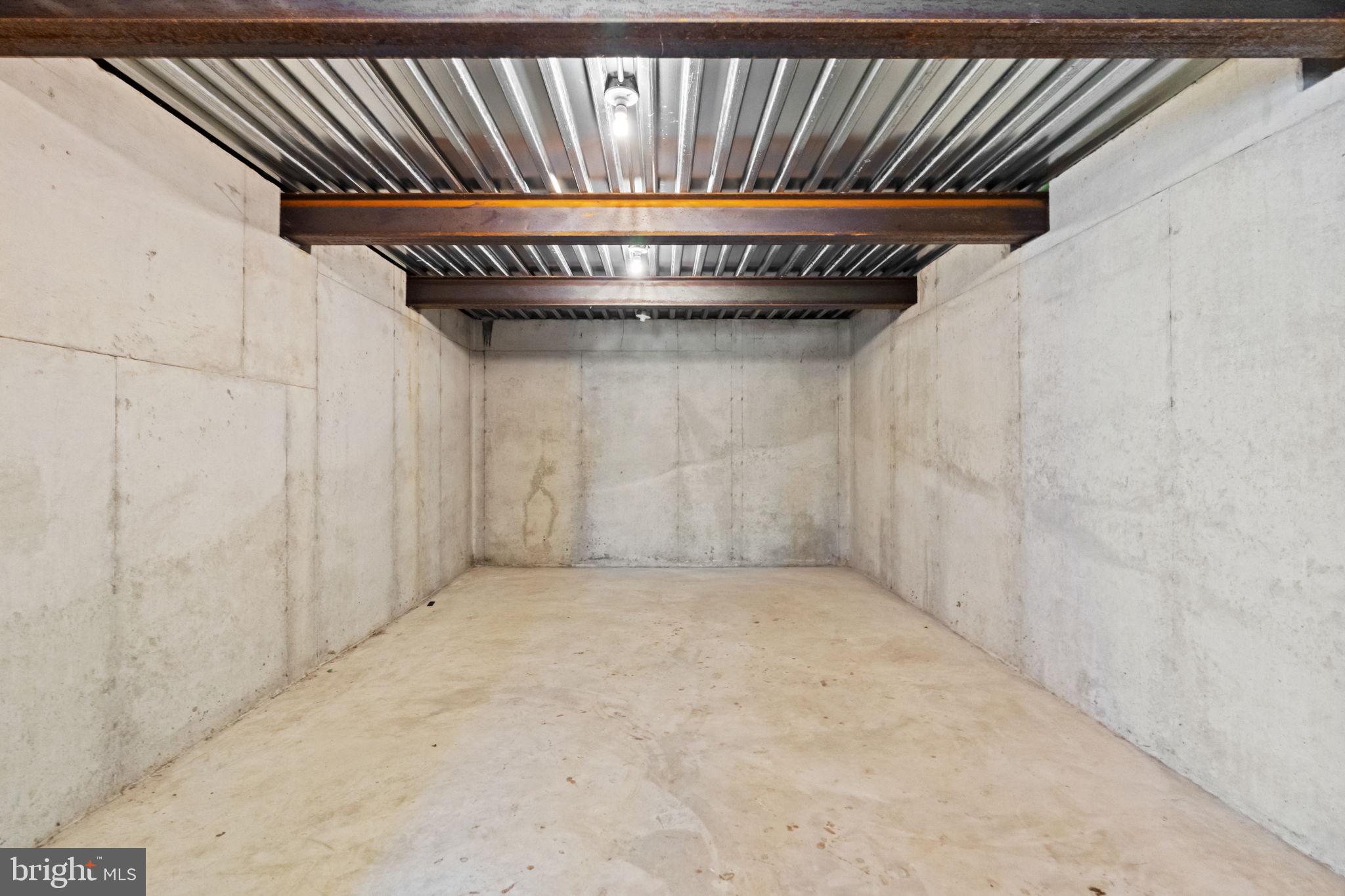 LAUREL CREEK RUN - Residential