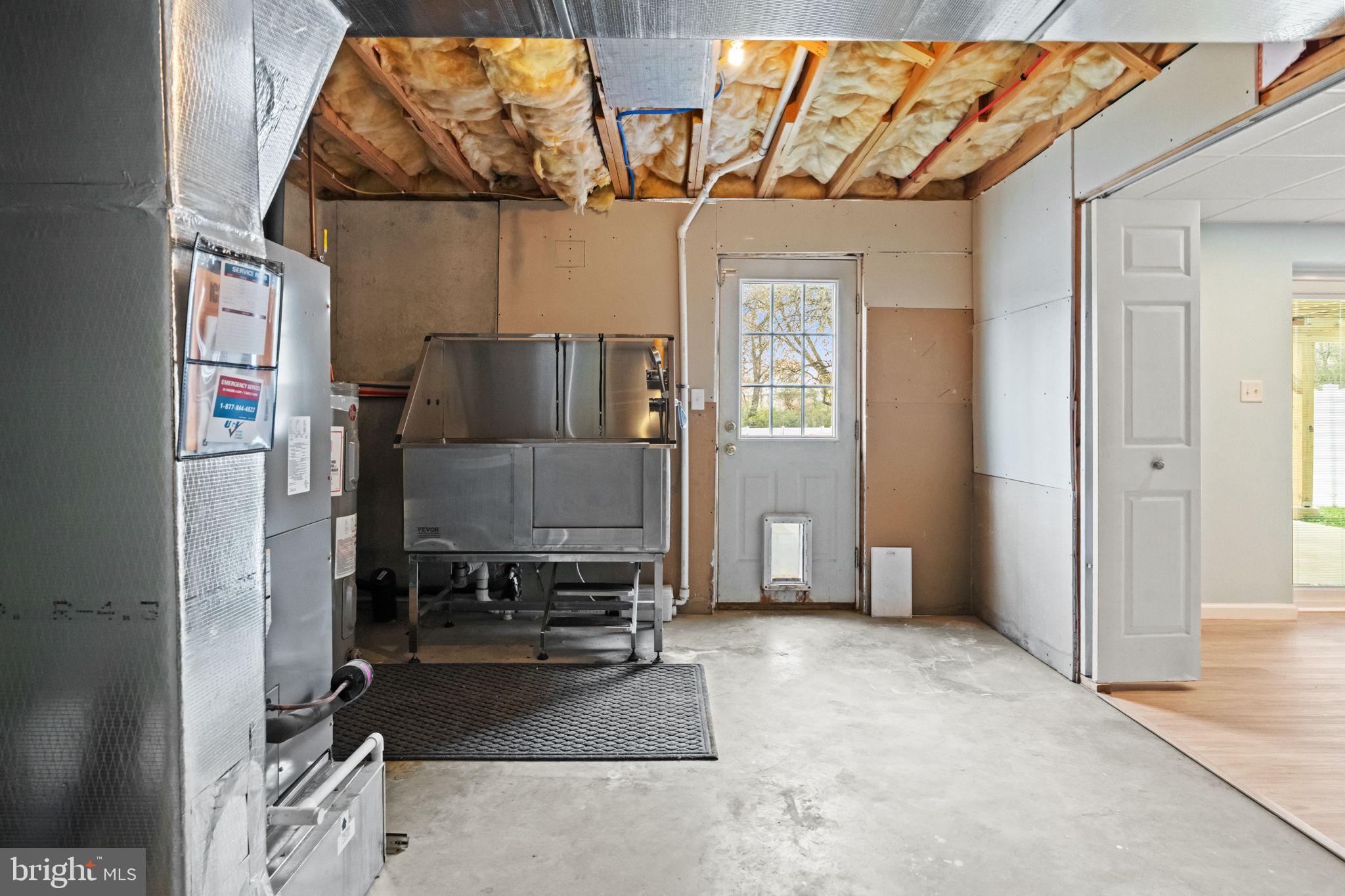 LAUREL CREEK RUN - Residential