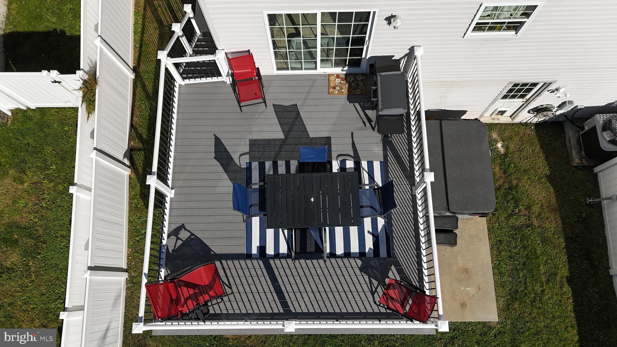 LAUREL CREEK RUN - Residential