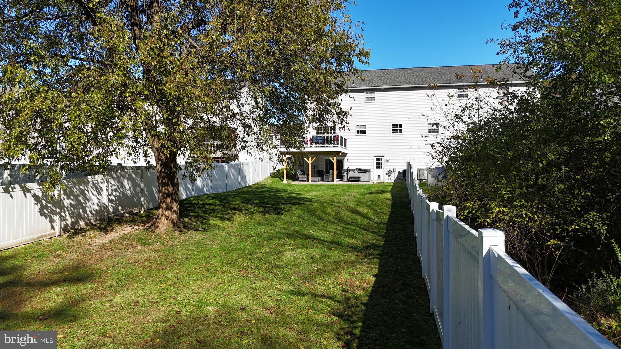 LAUREL CREEK RUN - Residential