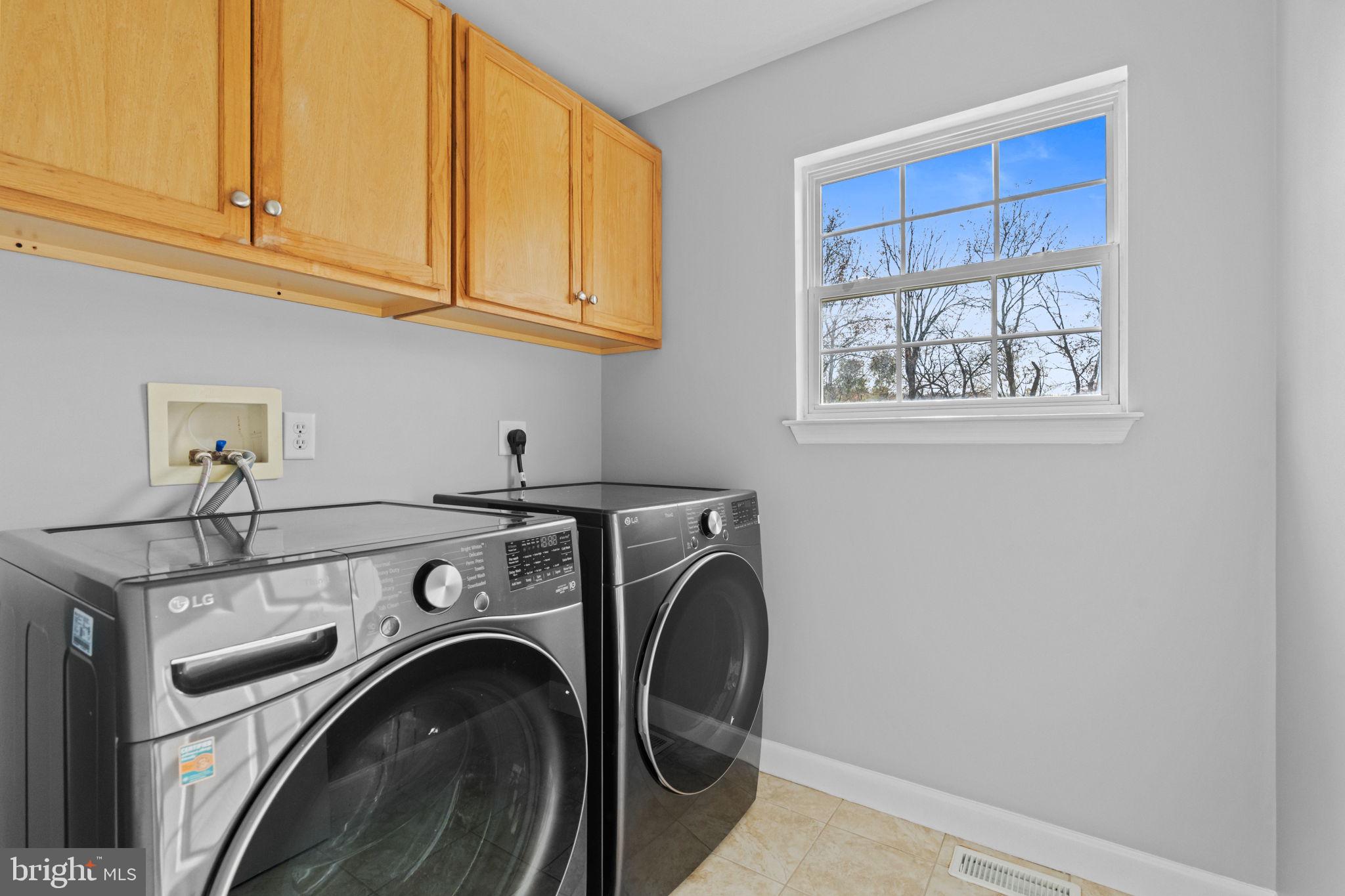 LAUREL CREEK RUN - Residential