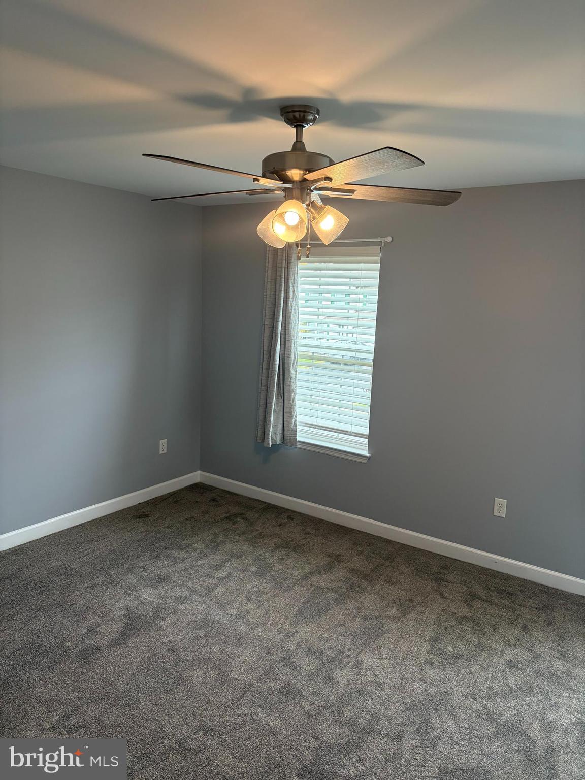 LAUREL CREEK RUN - Residential