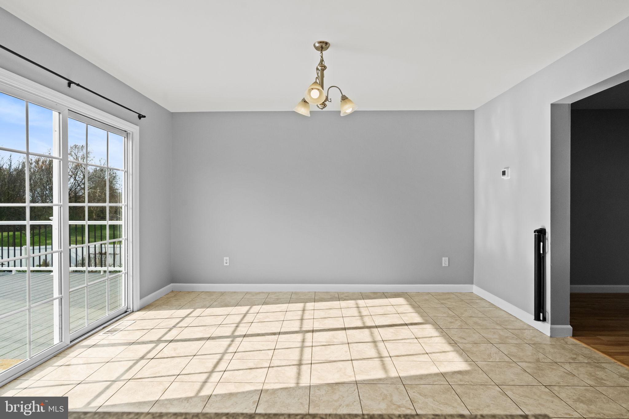 LAUREL CREEK RUN - Residential