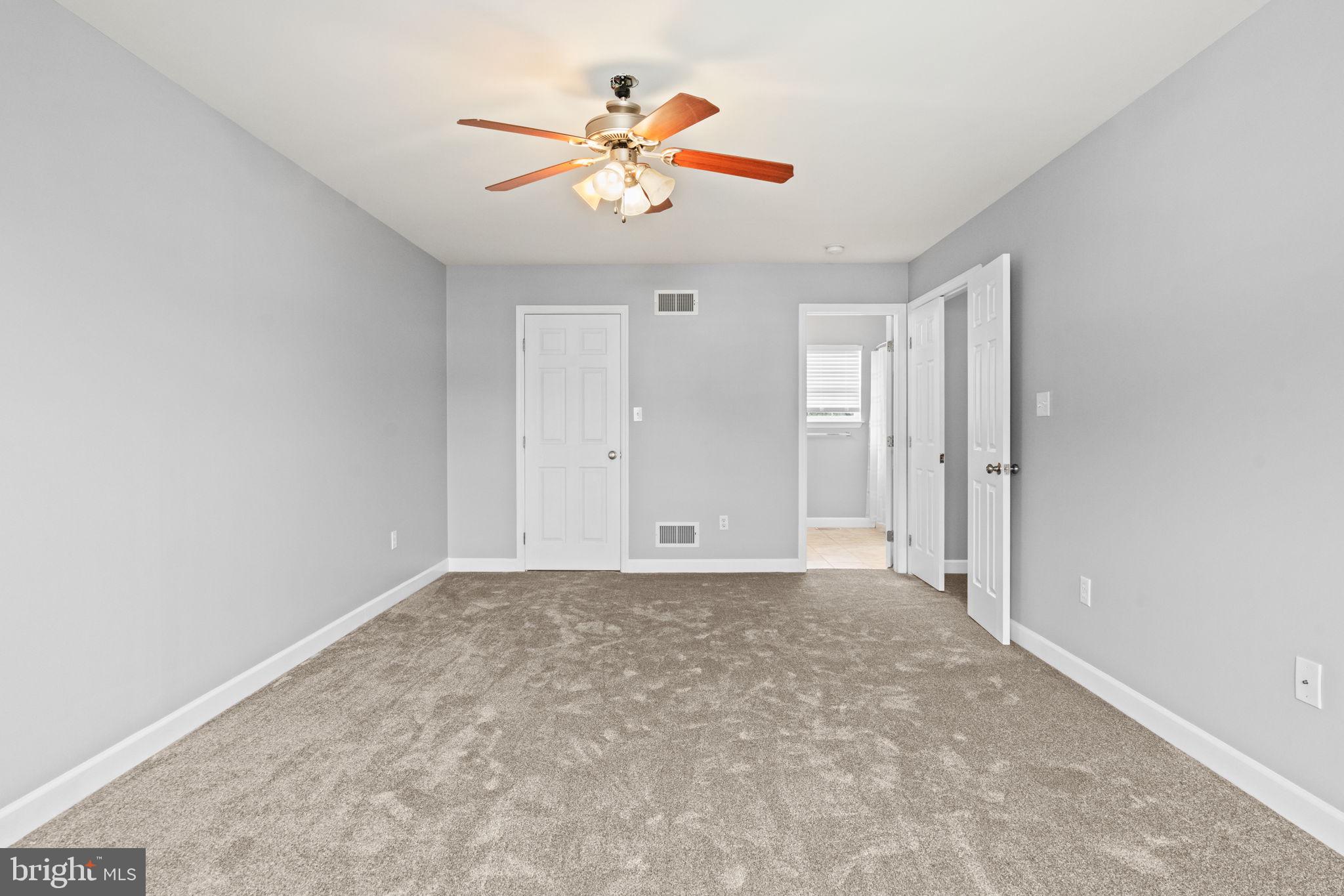 LAUREL CREEK RUN - Residential