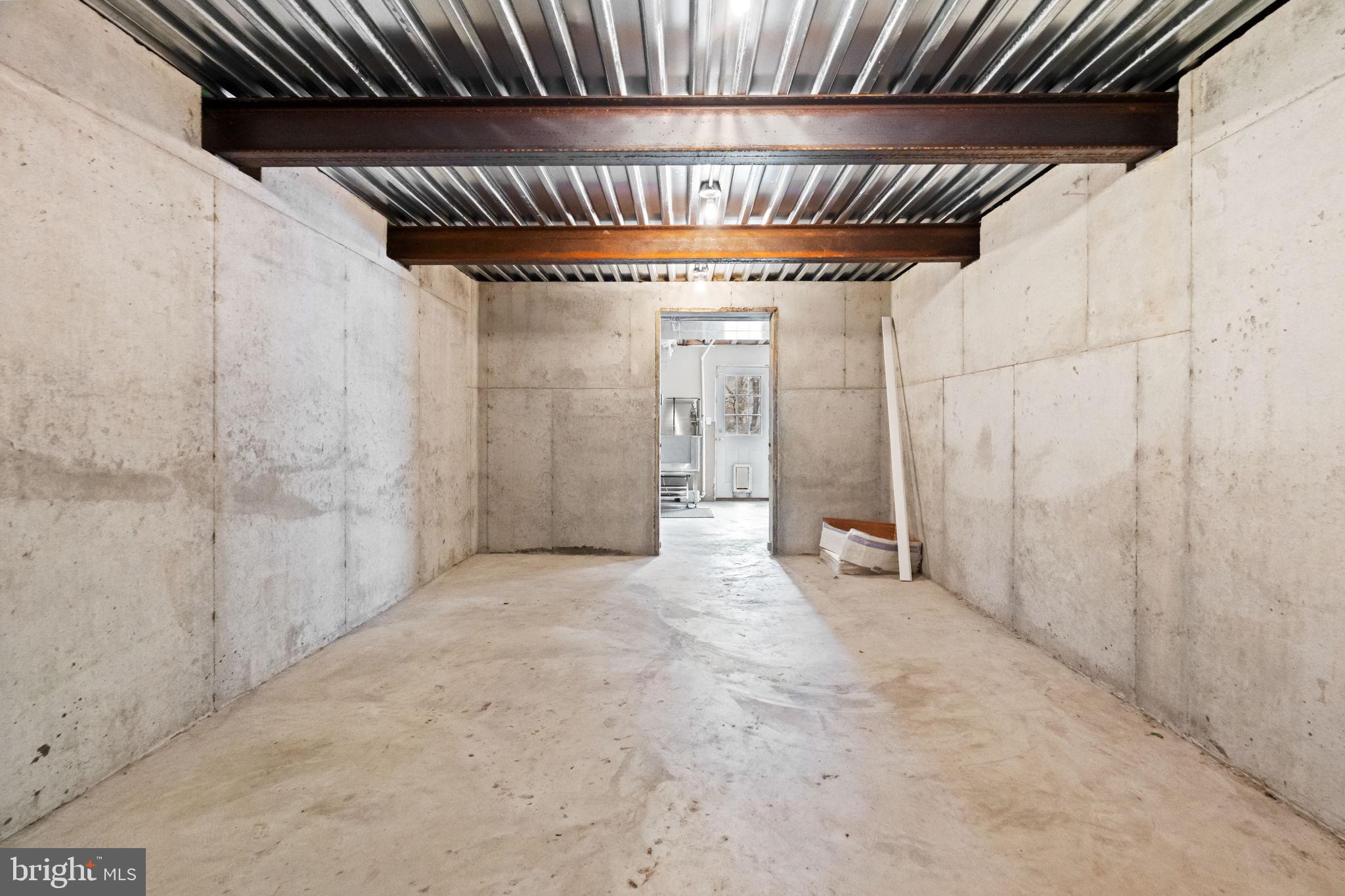 LAUREL CREEK RUN - Residential