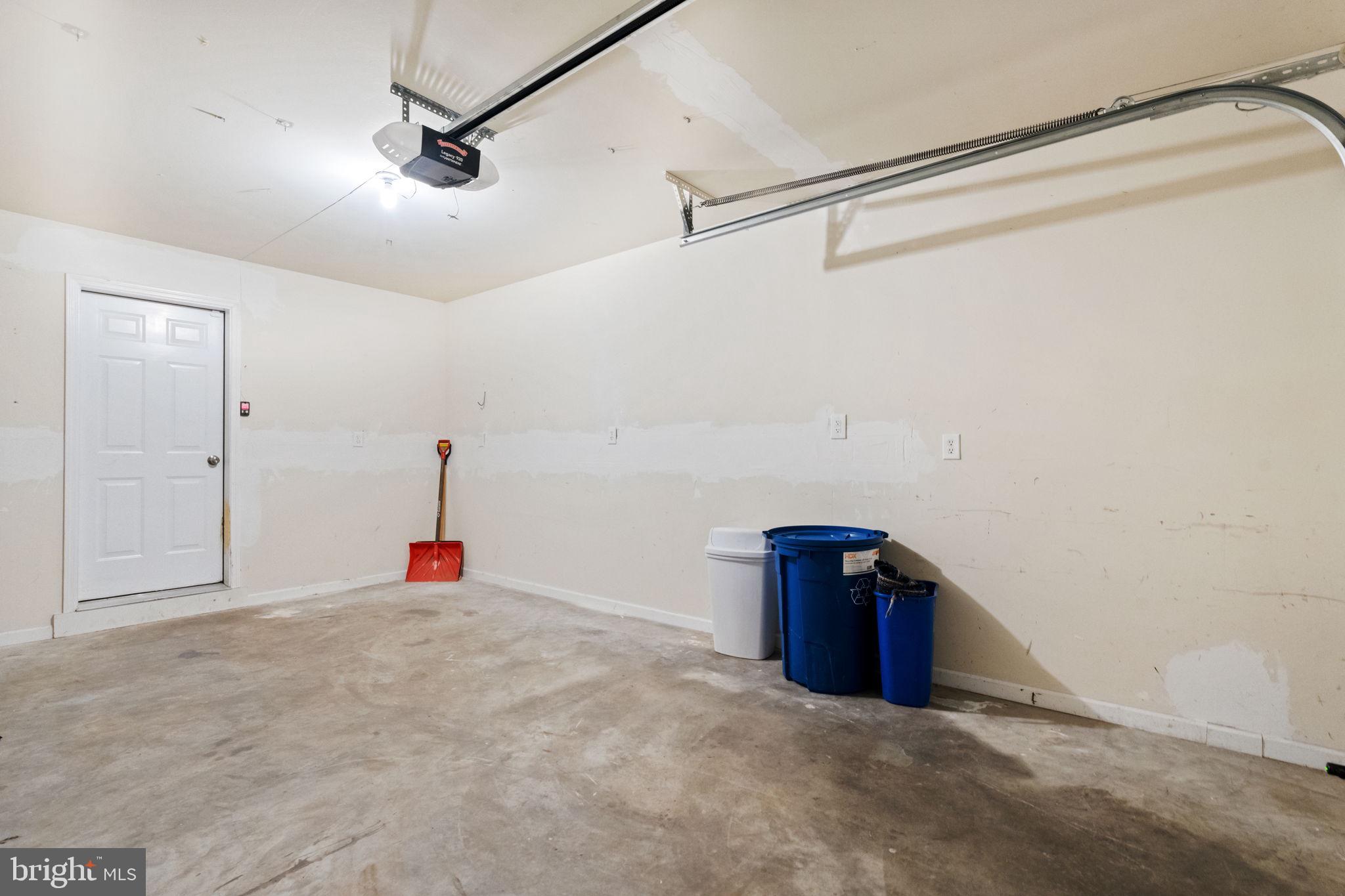 LAUREL CREEK RUN - Residential