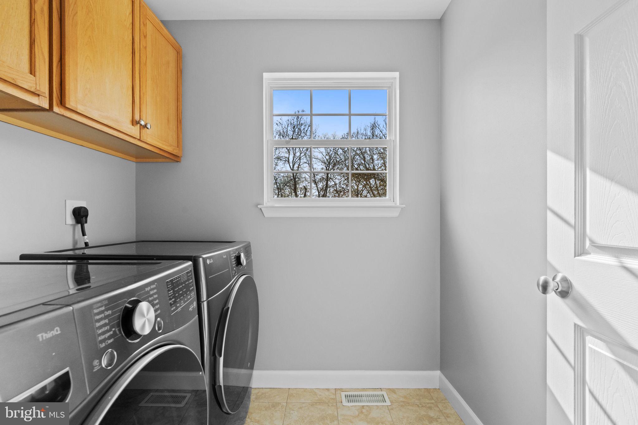 LAUREL CREEK RUN - Residential