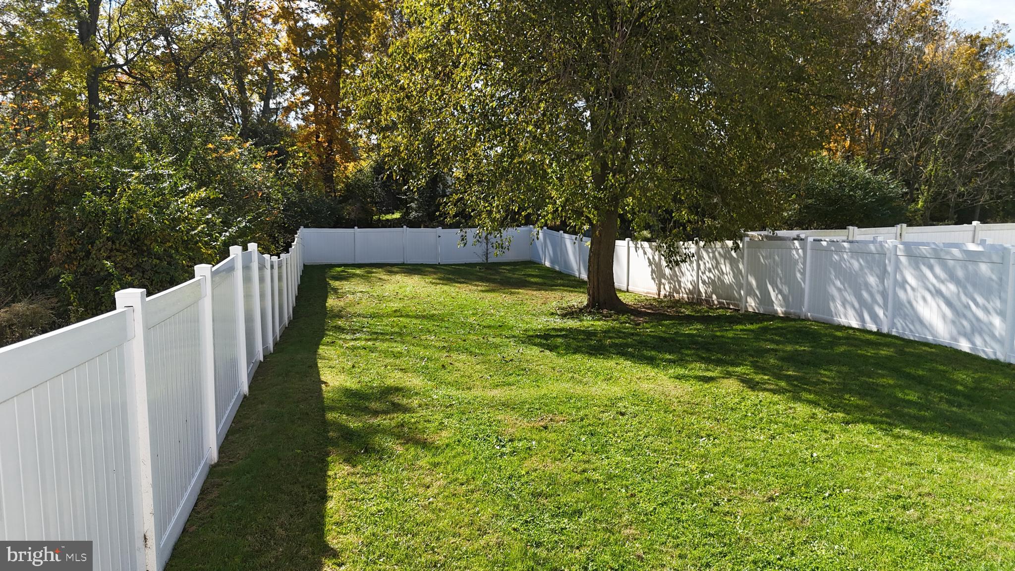 LAUREL CREEK RUN - Residential