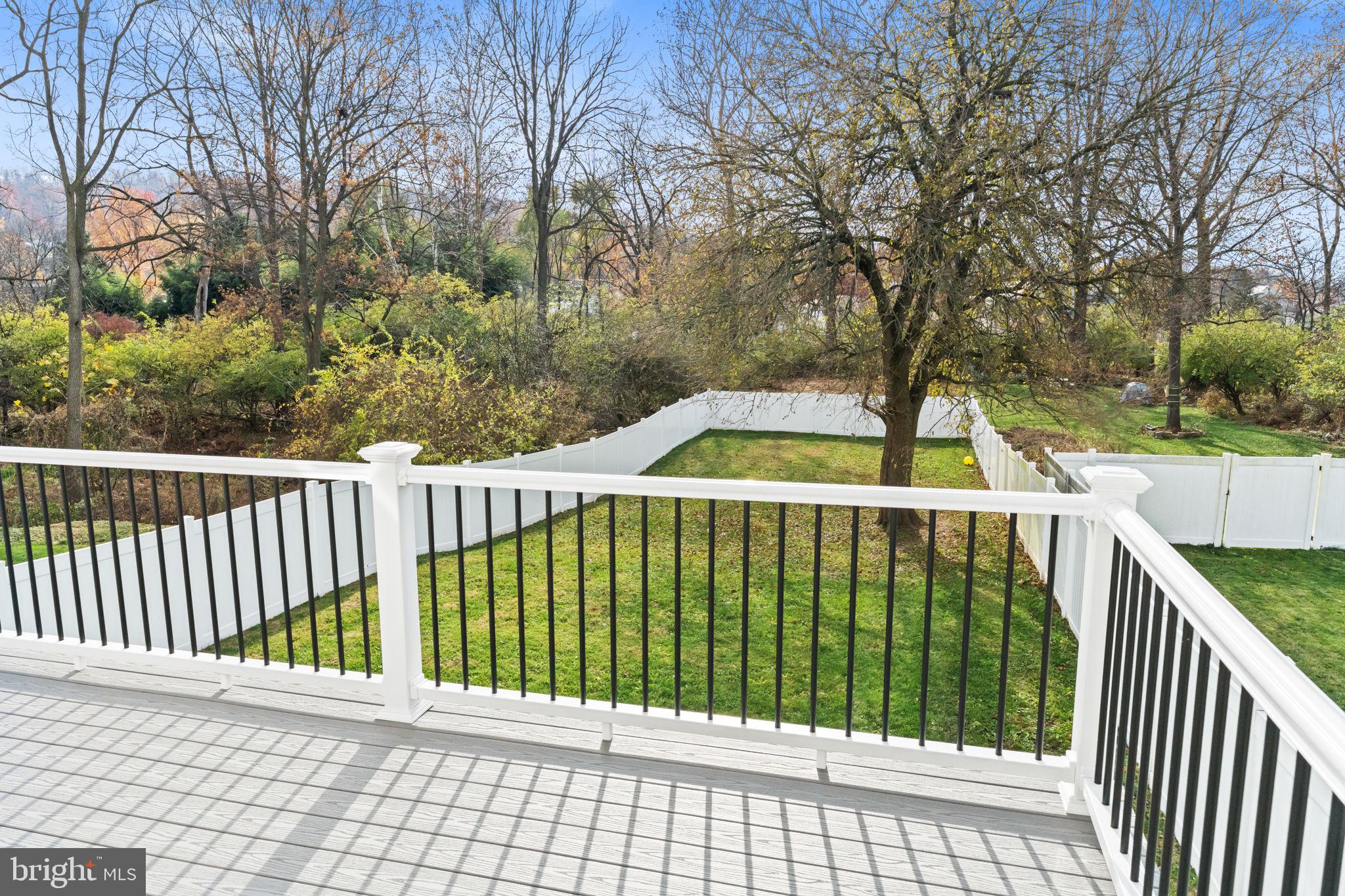 LAUREL CREEK RUN - Residential