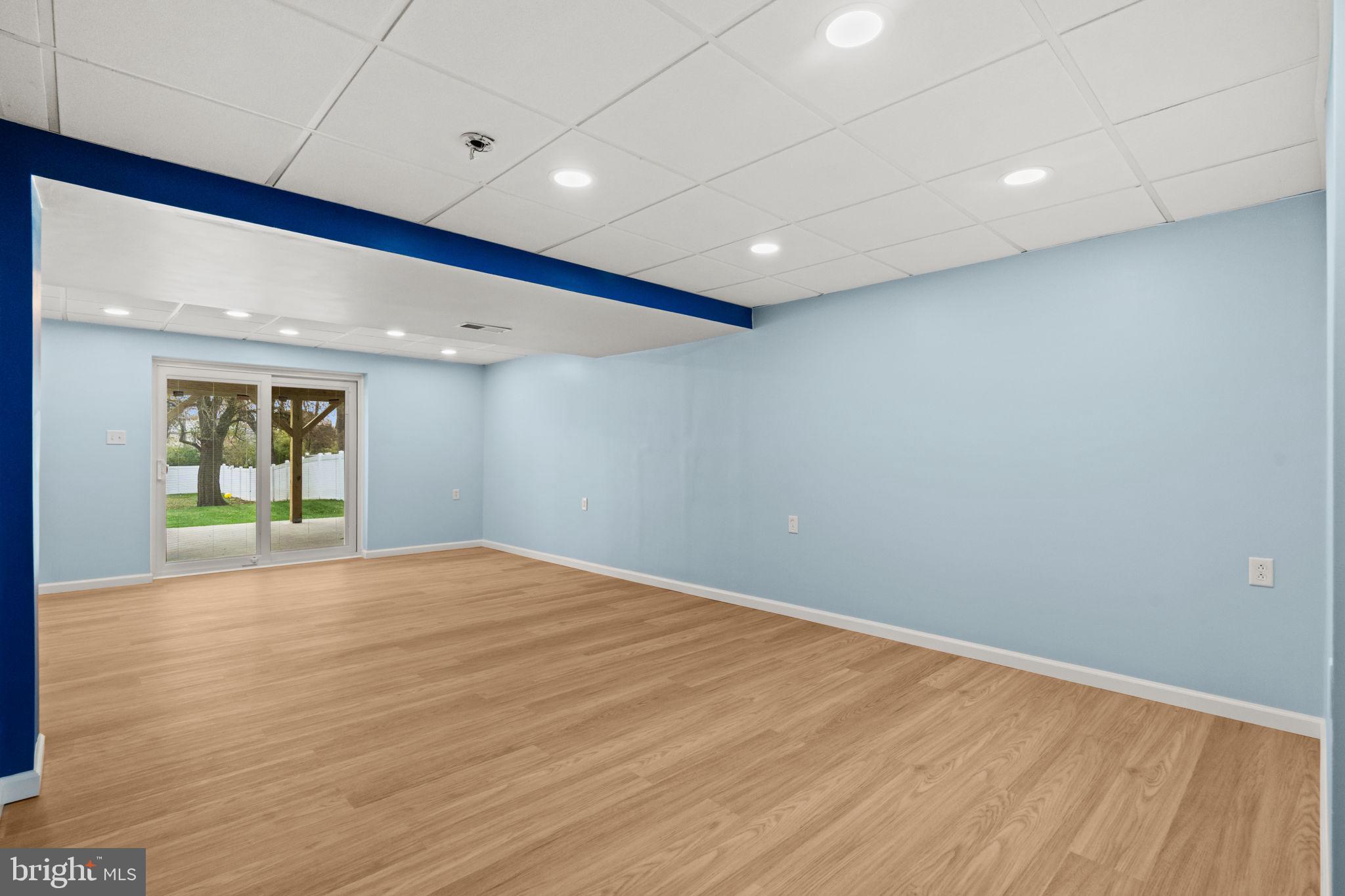 LAUREL CREEK RUN - Residential