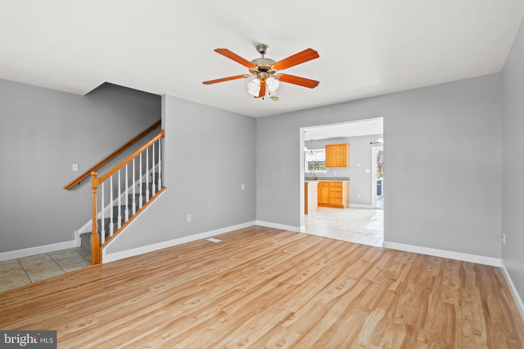 LAUREL CREEK RUN - Residential