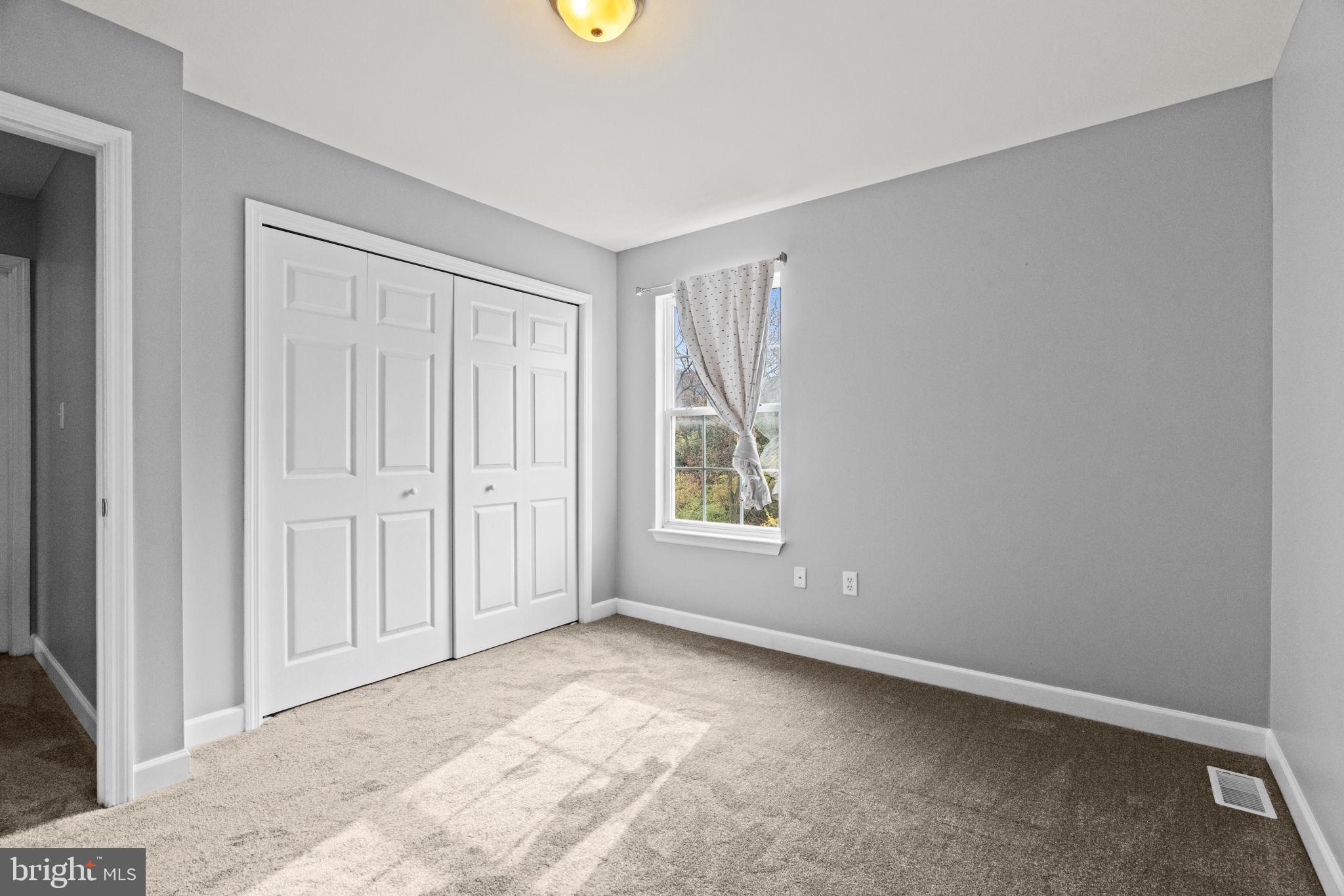 LAUREL CREEK RUN - Residential