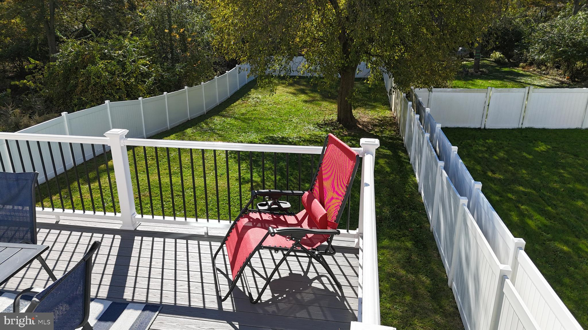 LAUREL CREEK RUN - Residential