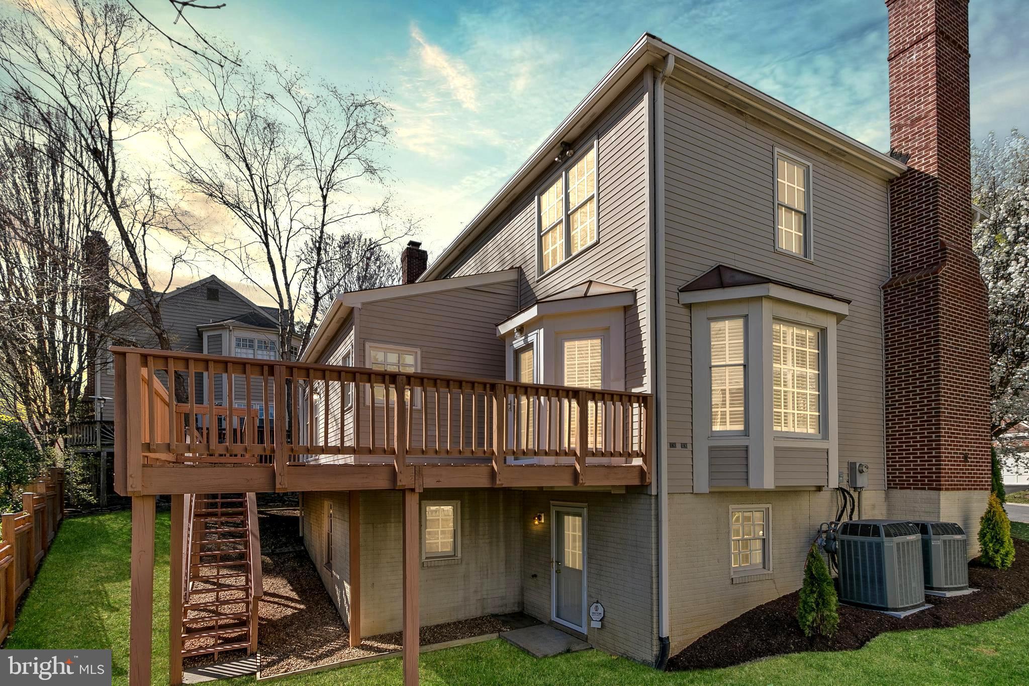 QUAKER HILL - Residential