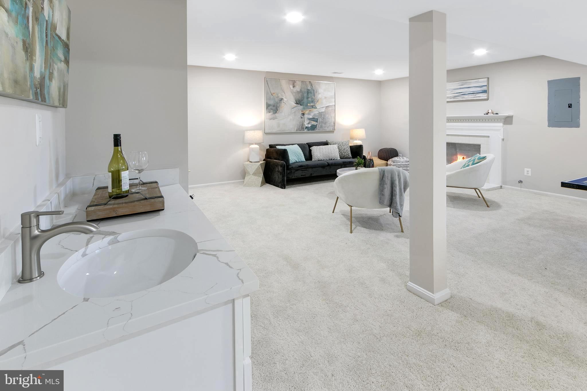 QUAKER HILL - Residential