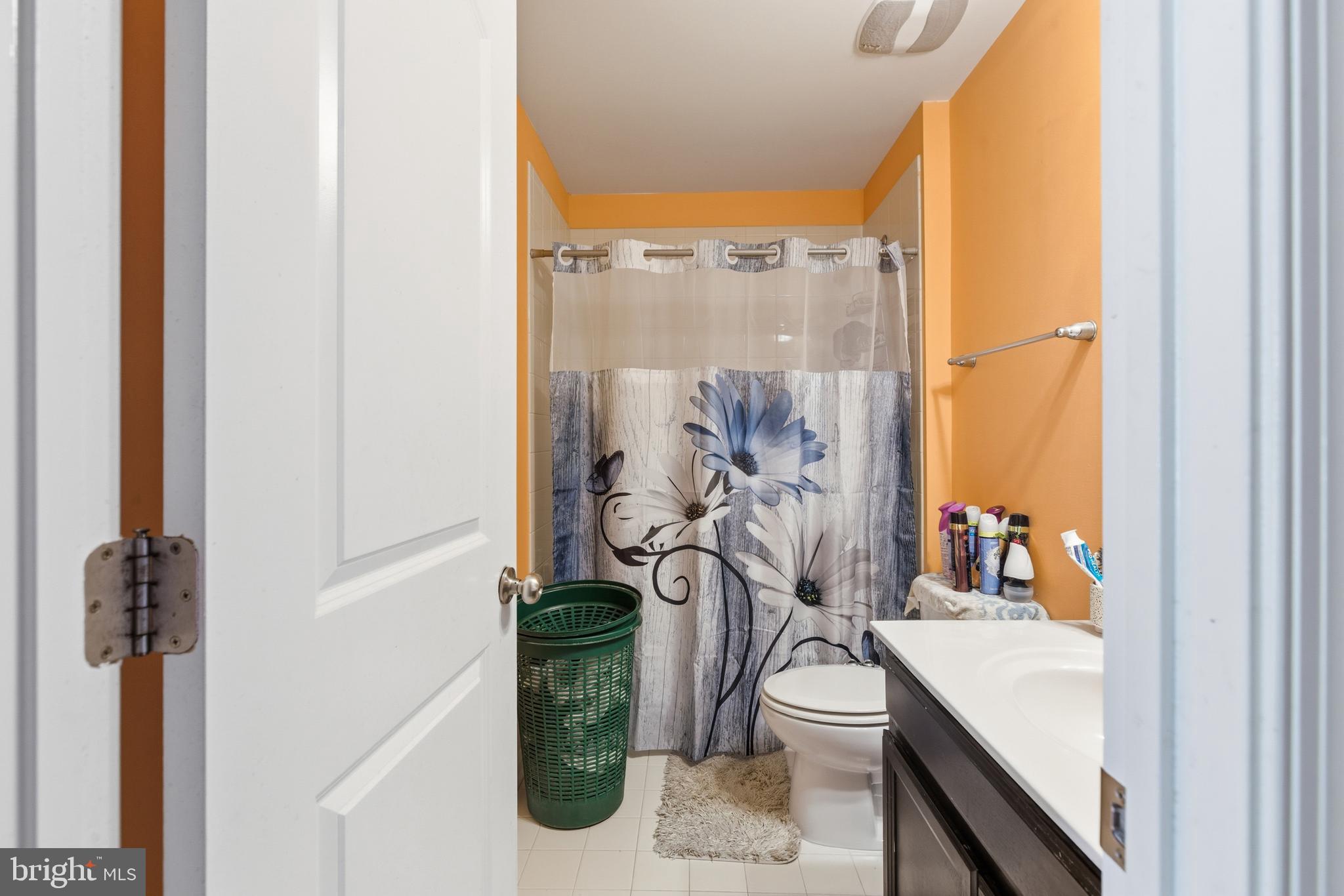 WOODMOORE TOWNE CENTRE - Residential Lease