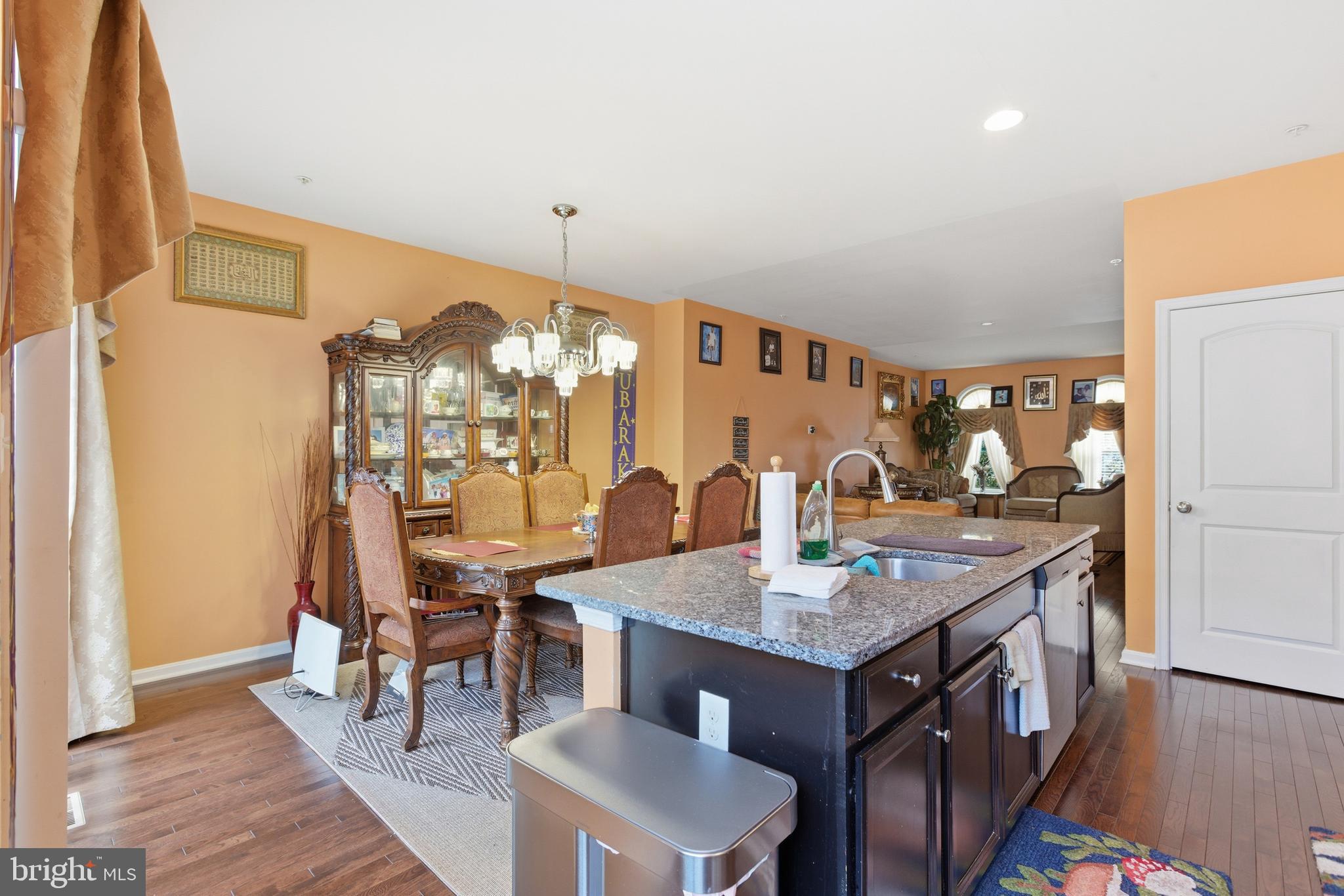 WOODMOORE TOWNE CENTRE - Residential Lease