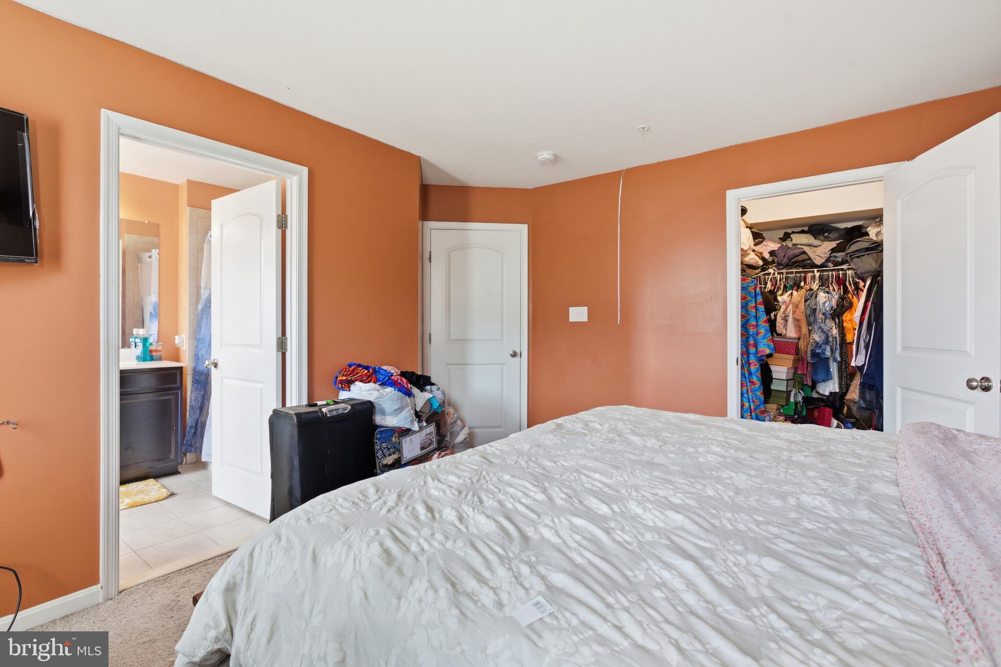 WOODMOORE TOWNE CENTRE - Residential Lease