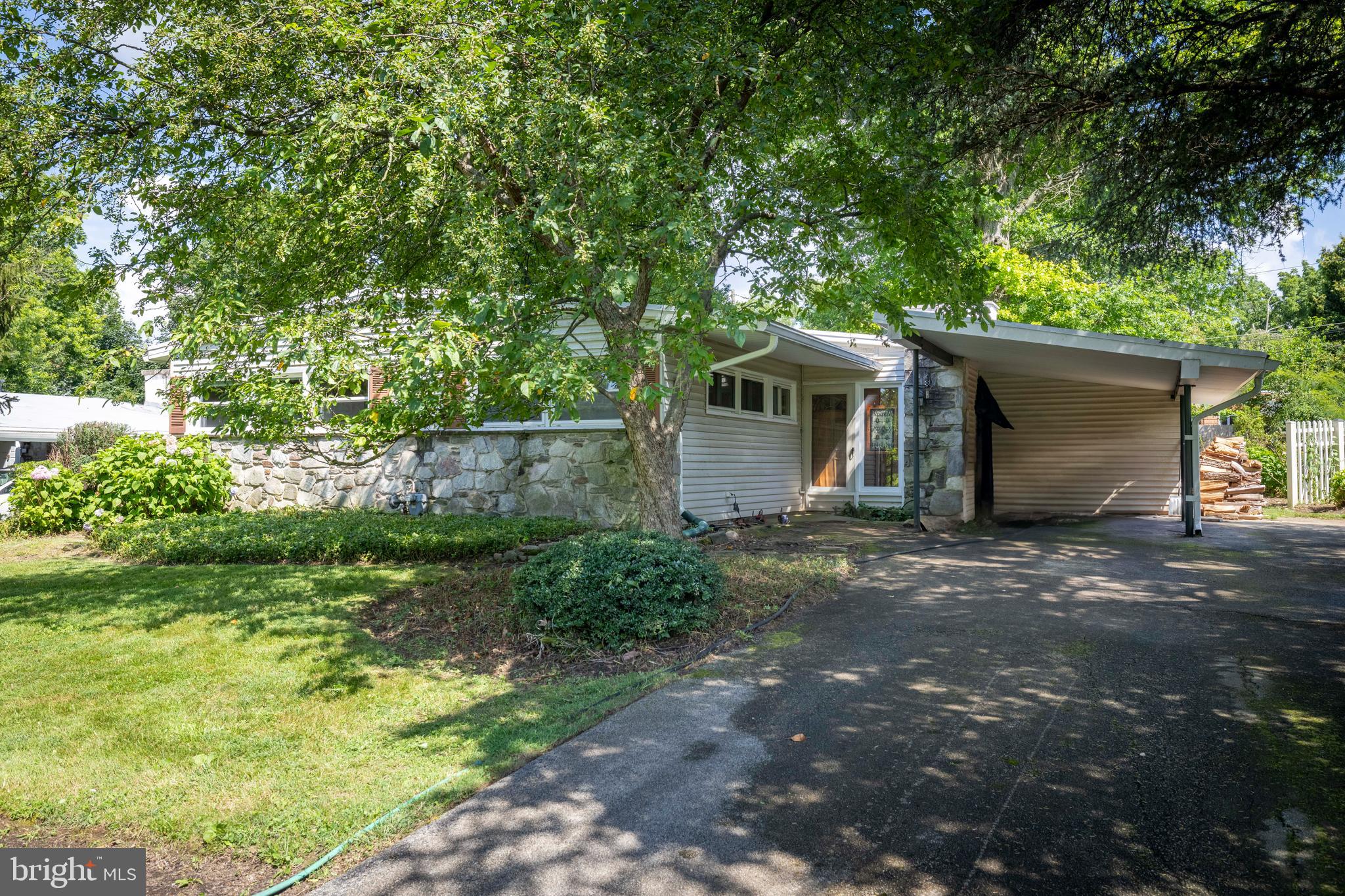 548 PADDOCK ROAD