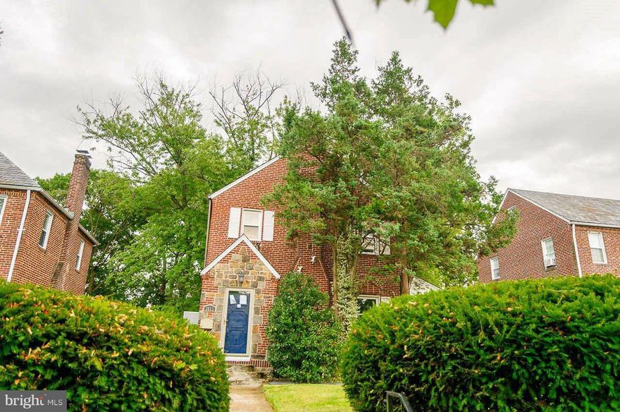 Brick Colonial on nice size lot w/ 3 bdrms,2.5 ba, hrdwd fls, updated kitchen & part. fin. bsmnt. The buyer and agent must register and submit offer to the Auction company.Contact agent for info. Auction results may take up to 7 calendar days after auction closes.$2000 buyer premium paid at closing.Bank of America employees,household members or business partners prohibited from purchasing.