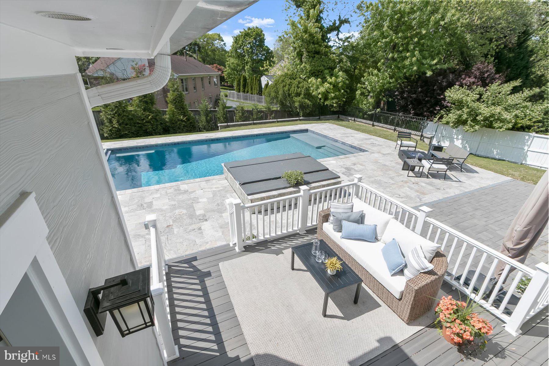 LUXMANOR - Residential