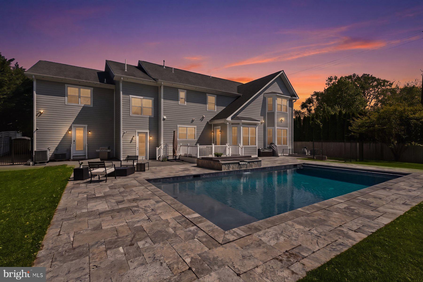 LUXMANOR - Residential