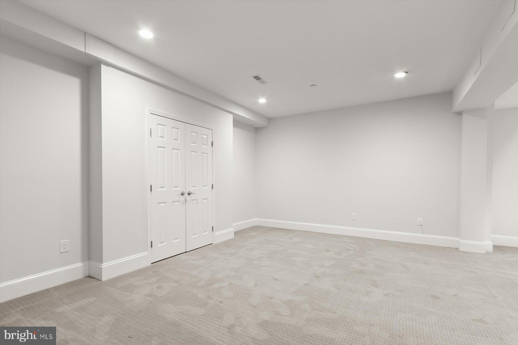 LUXMANOR - Residential