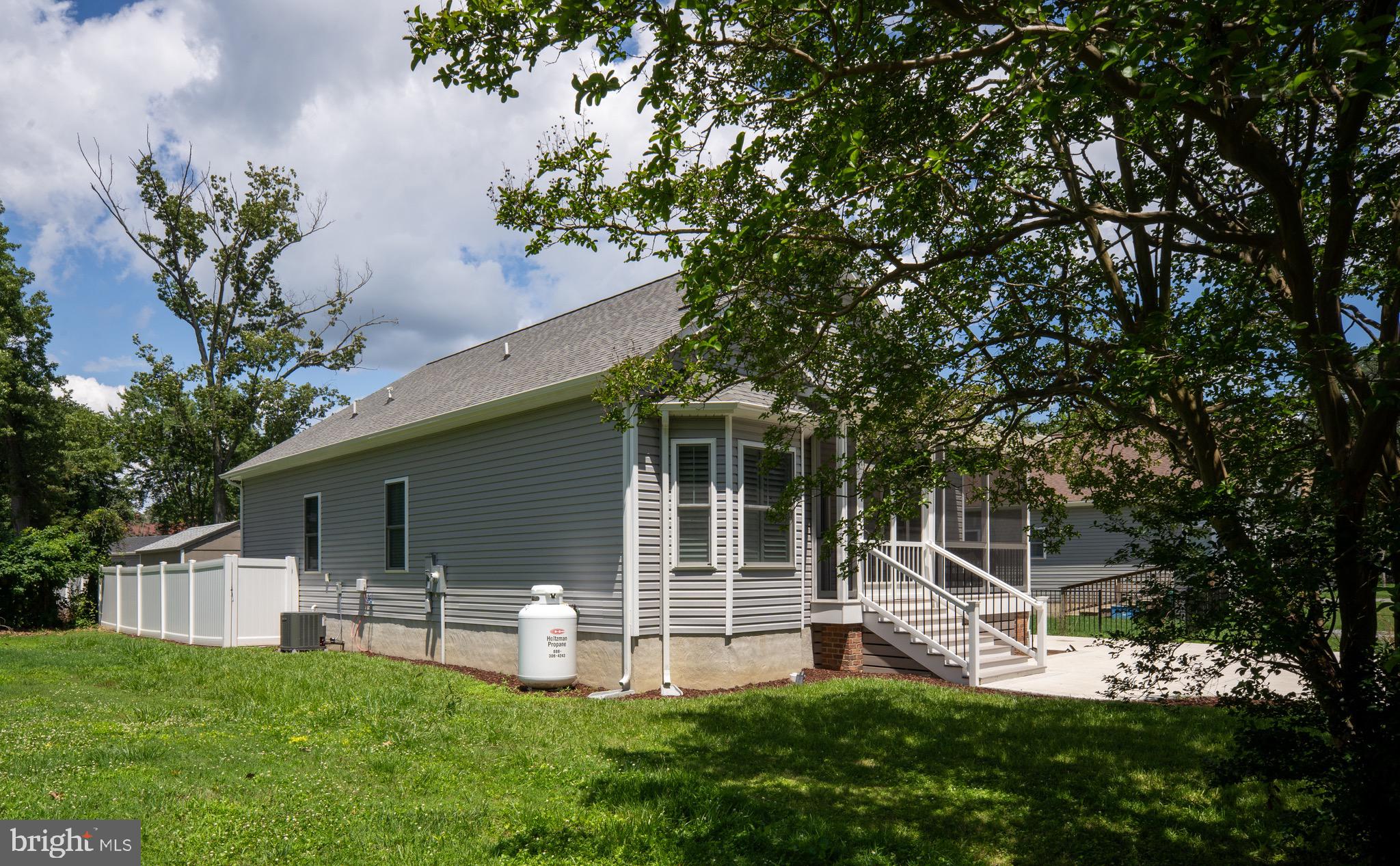 201 LAWRENCE LANE